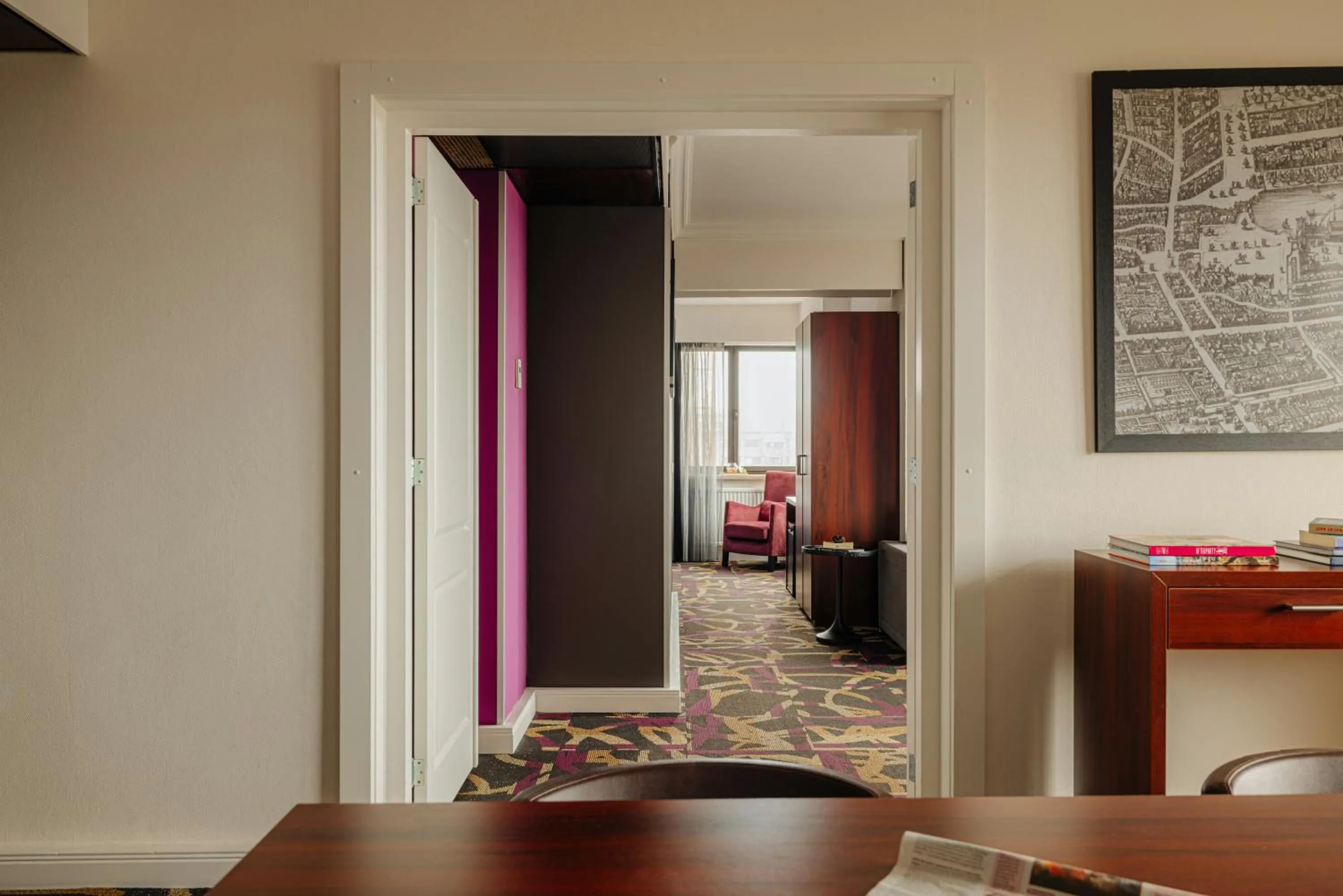 Photo of the whole room in Leonardo Hotel Den Haag Babylon