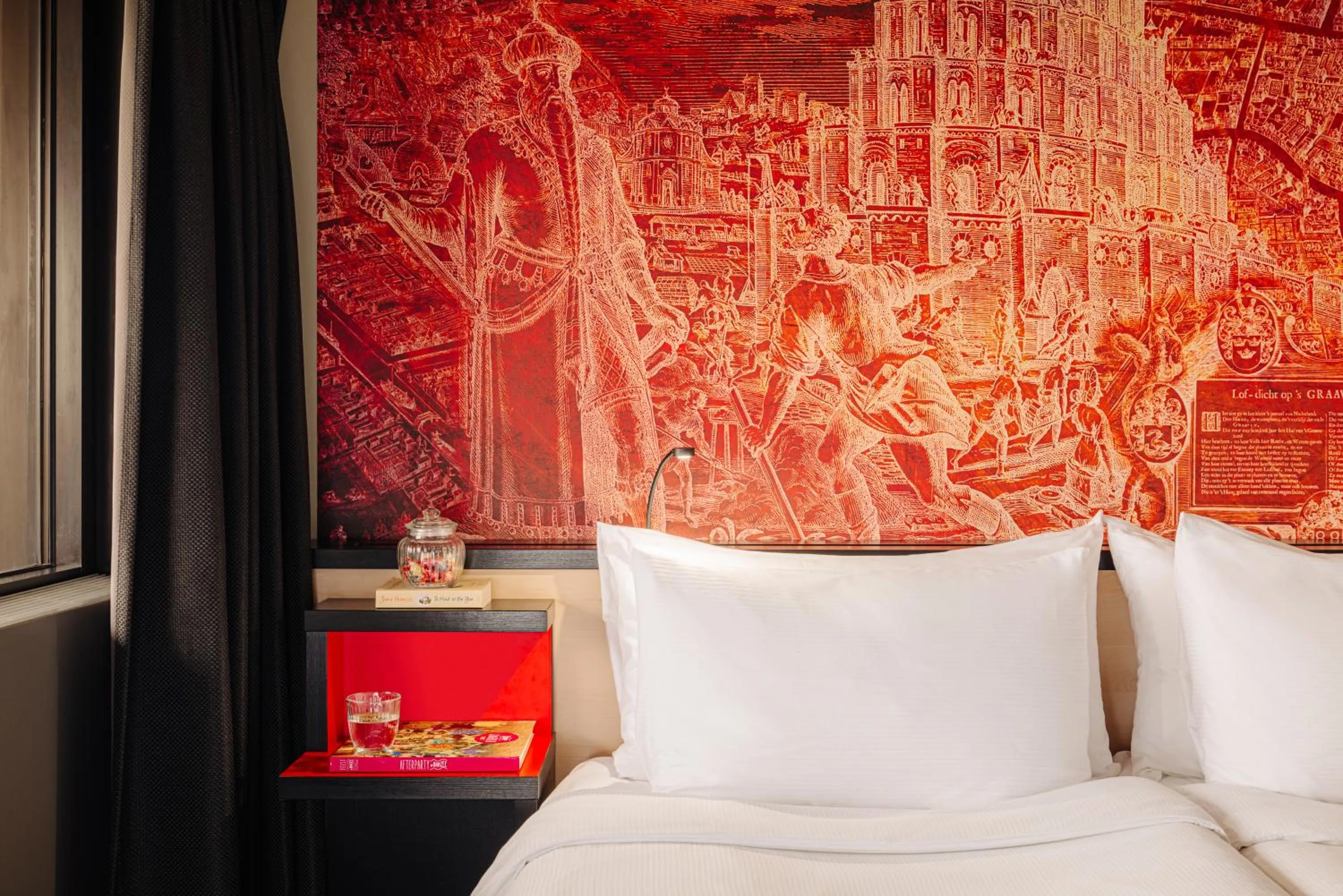 Bedroom, Bed in Leonardo Hotel Den Haag Babylon