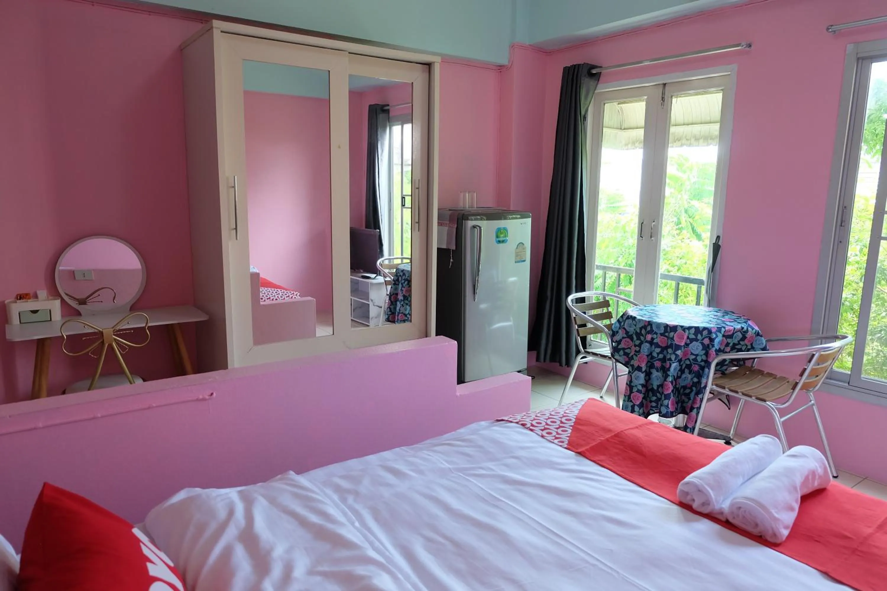 Photo of the whole room, Bed in OYO 75429 '101 place navanakorm'