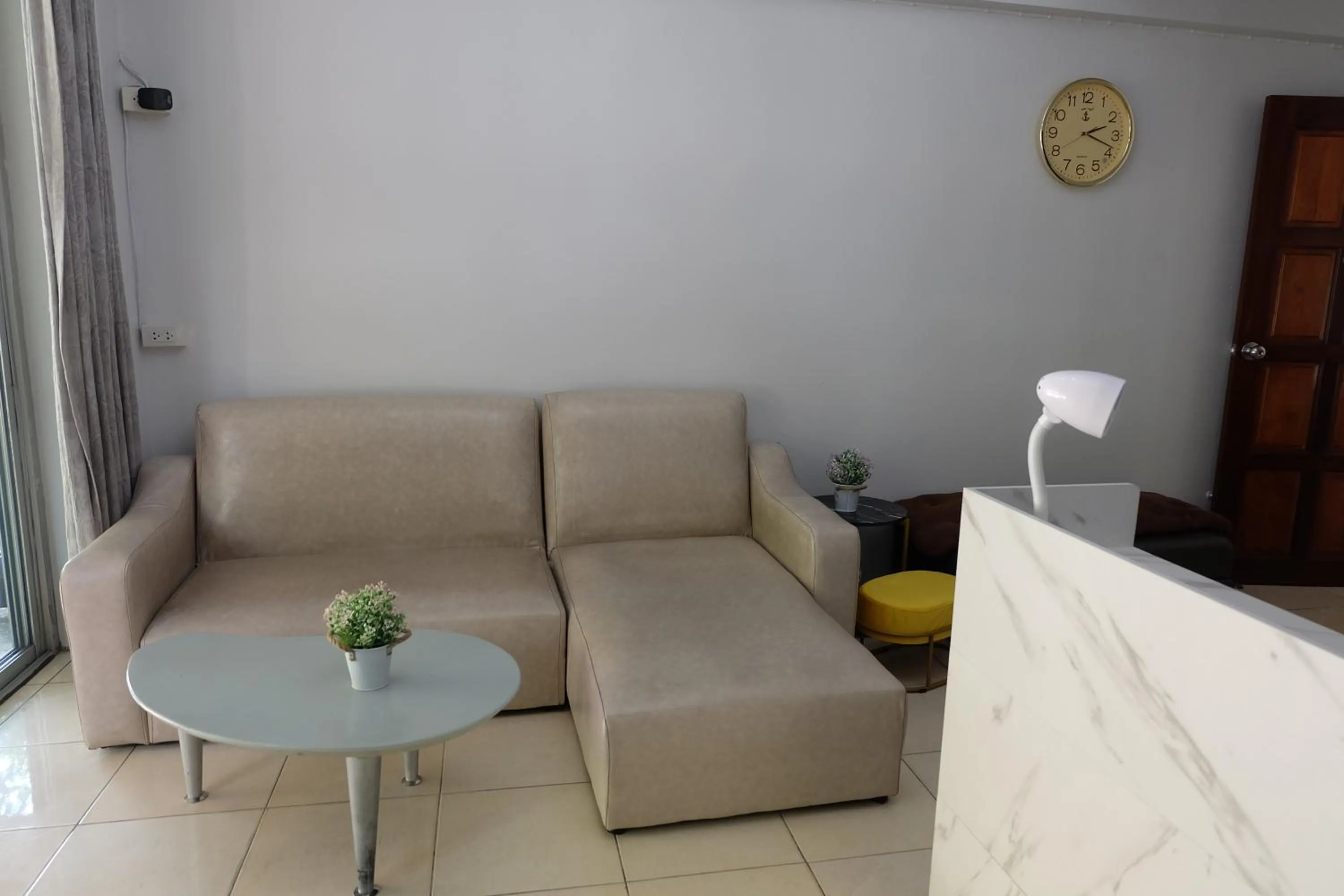 Lobby or reception in OYO 75429 '101 place navanakorm'