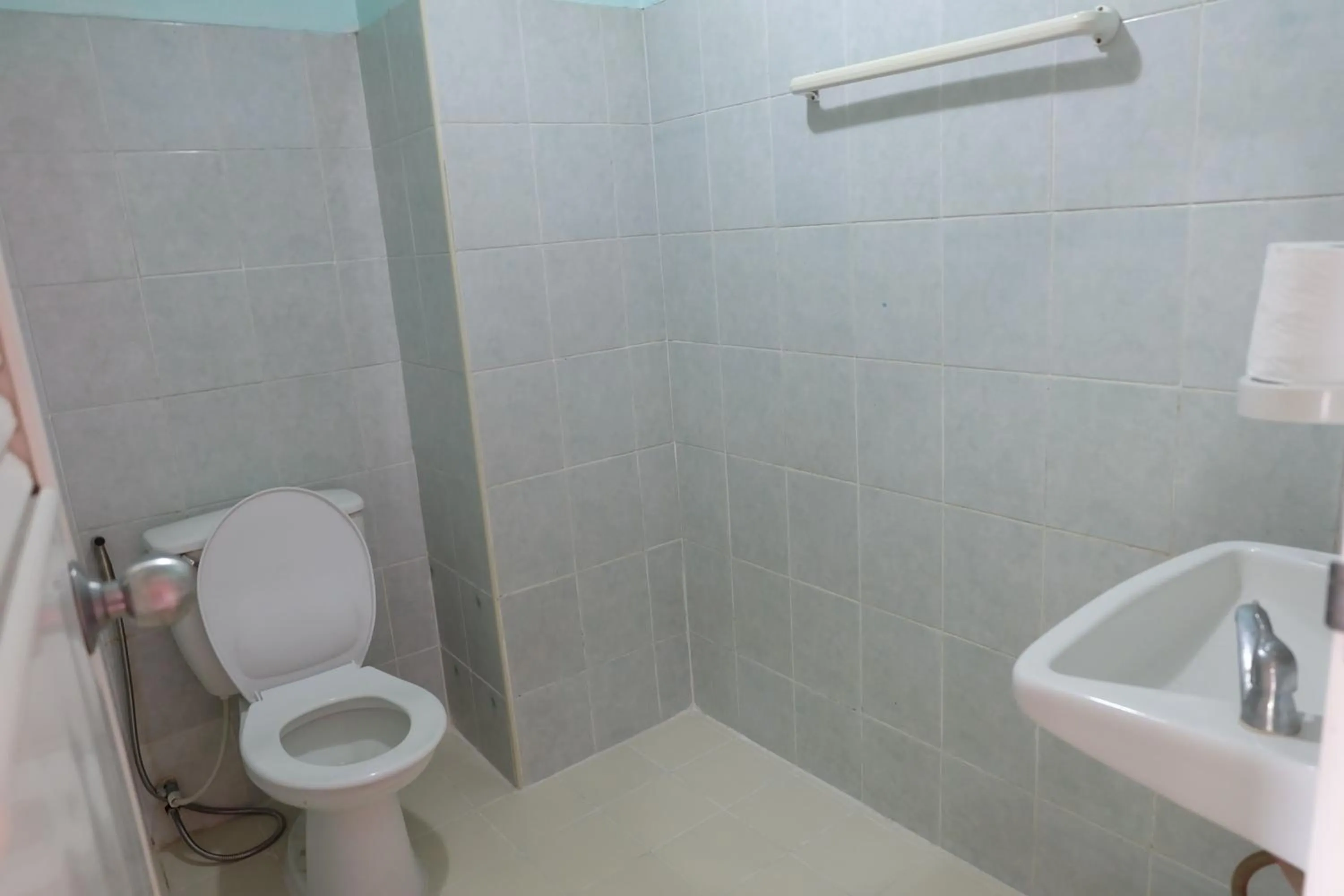 Bathroom in OYO 75429 '101 place navanakorm'