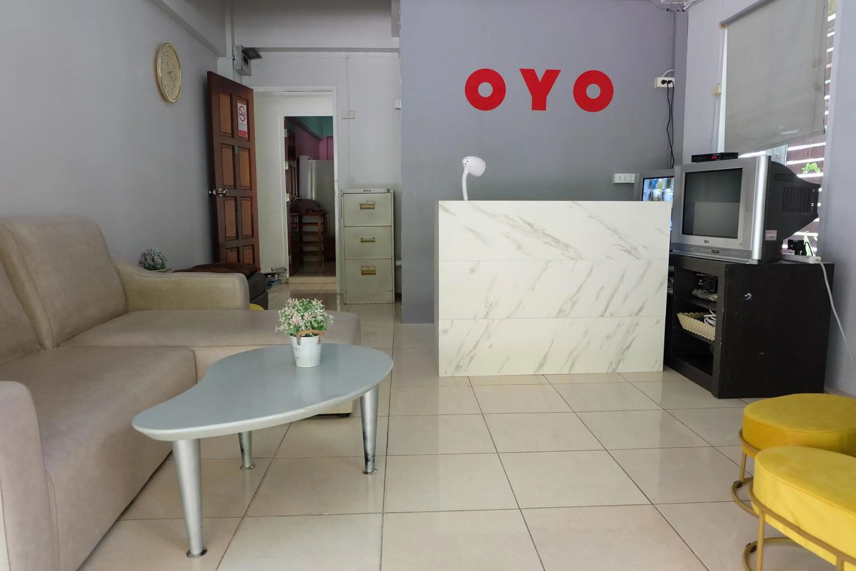 Lobby or reception in OYO 75429 '101 place navanakorm'