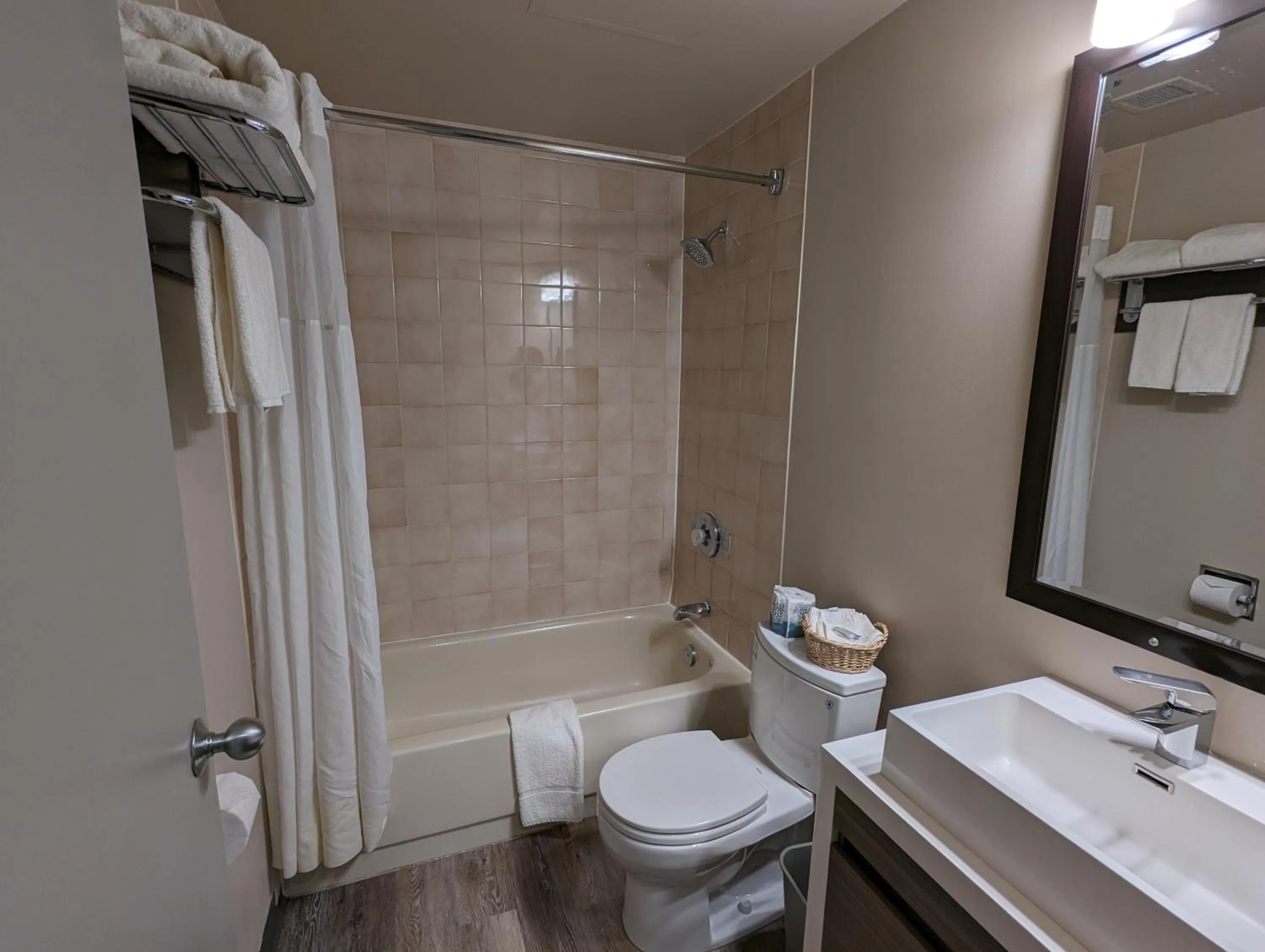 Bathroom in King Edward Hotel