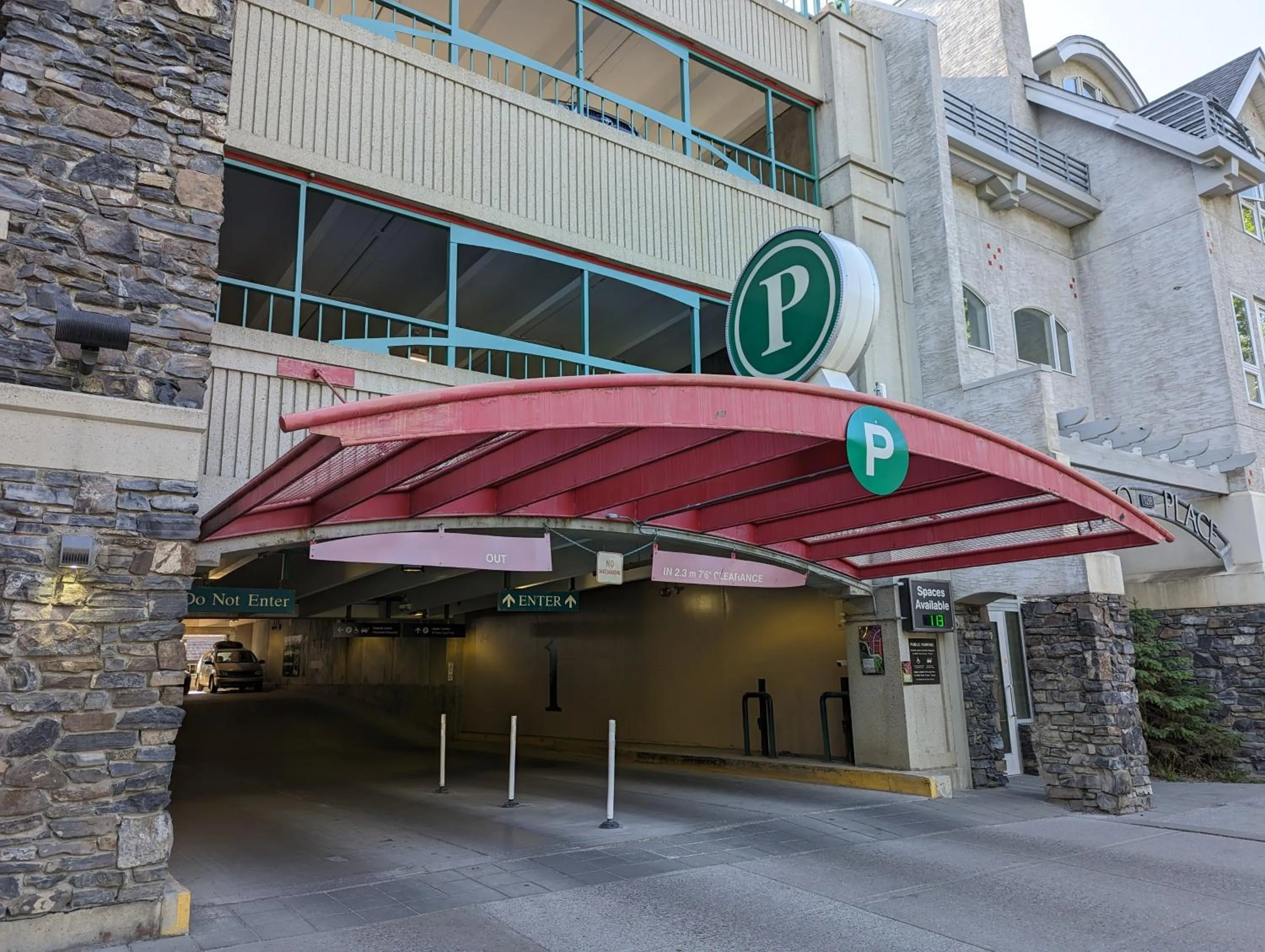 Parking in King Edward Hotel