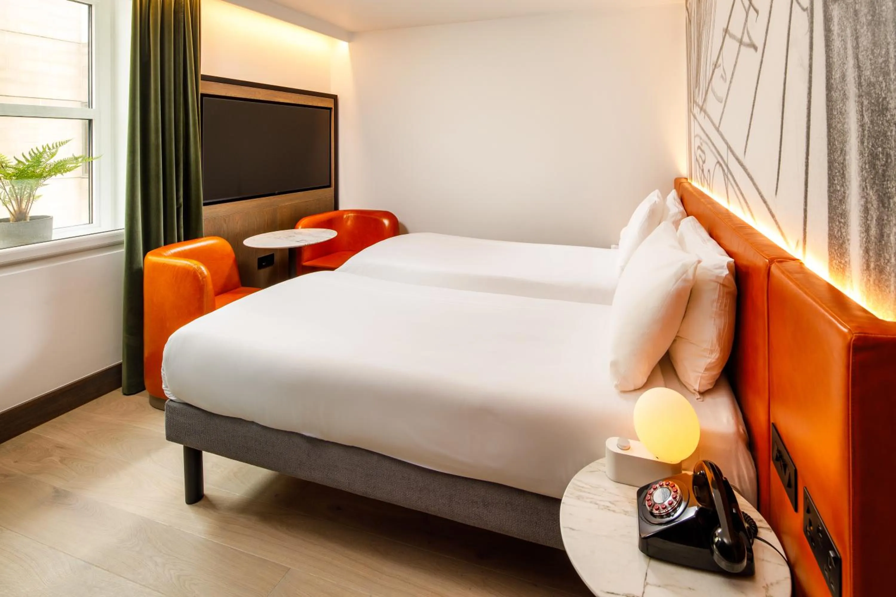 Bed in ibis Styles Edinburgh St Andrew Square