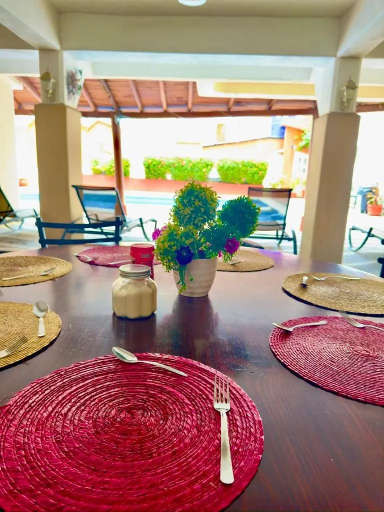Restaurant/places to eat in Hotel Zihuatanejo Centro