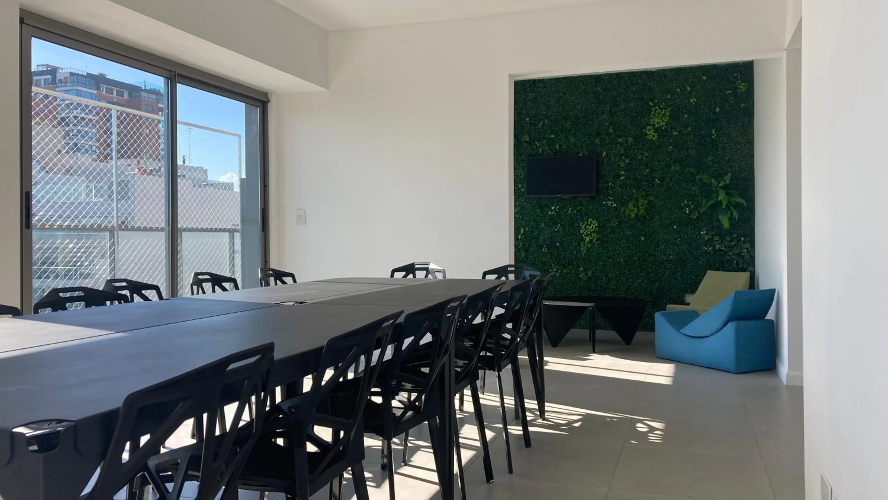 Communal lounge/ TV room in Babel Pampa