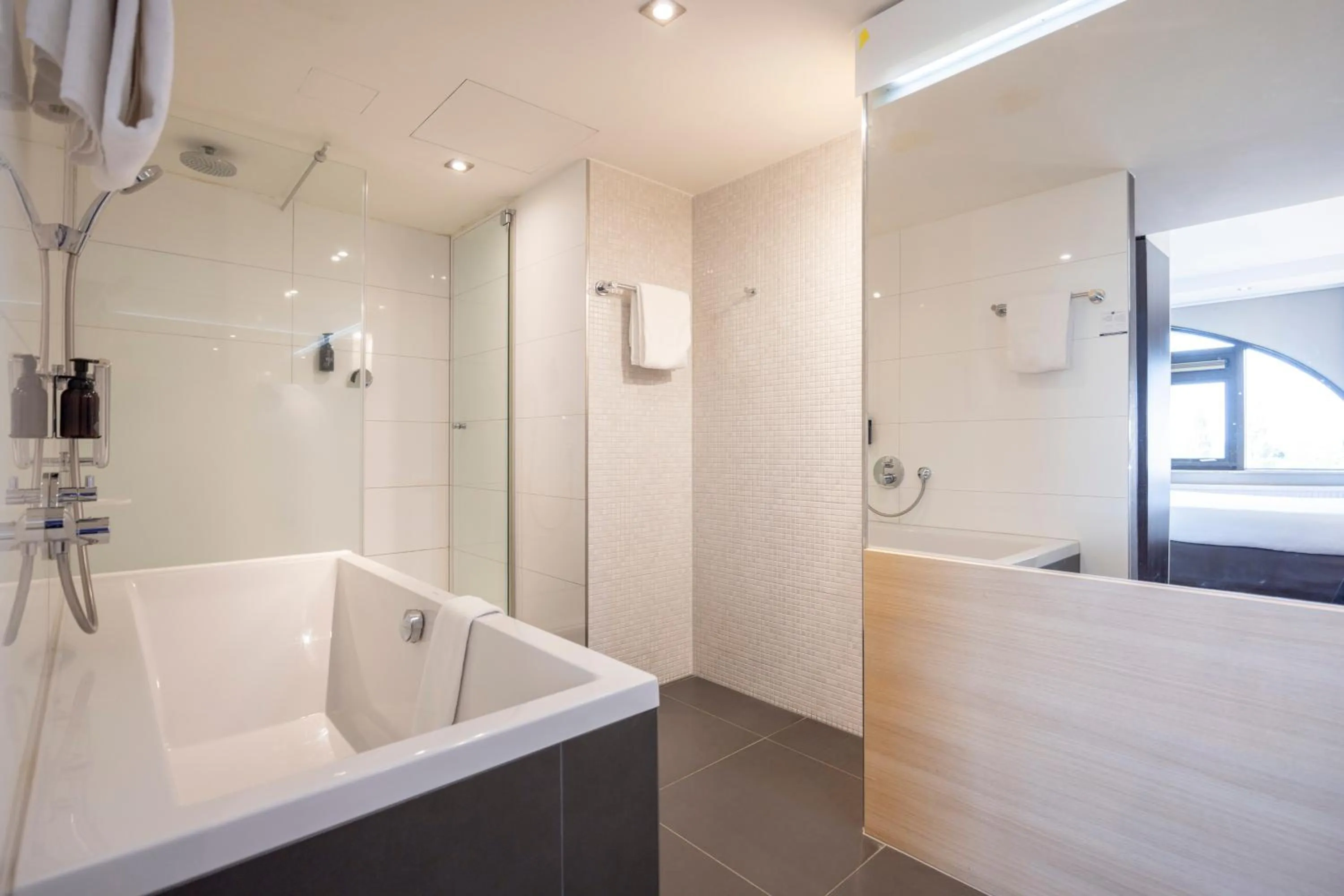 Shower in Fletcher Hotel-Restaurant Nieuwegein-Utrecht