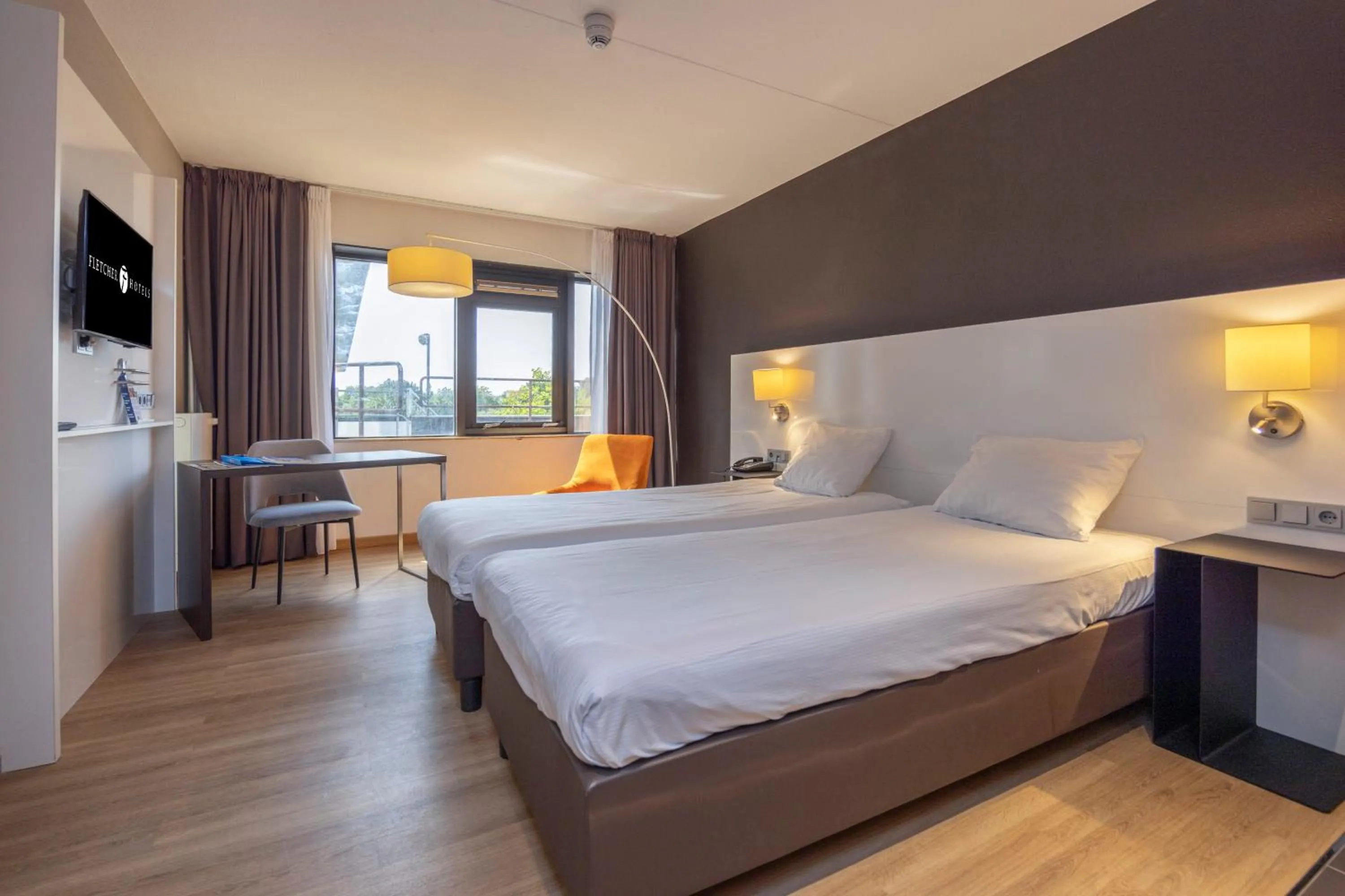 TV and multimedia, Bed in Fletcher Hotel-Restaurant Nieuwegein-Utrecht