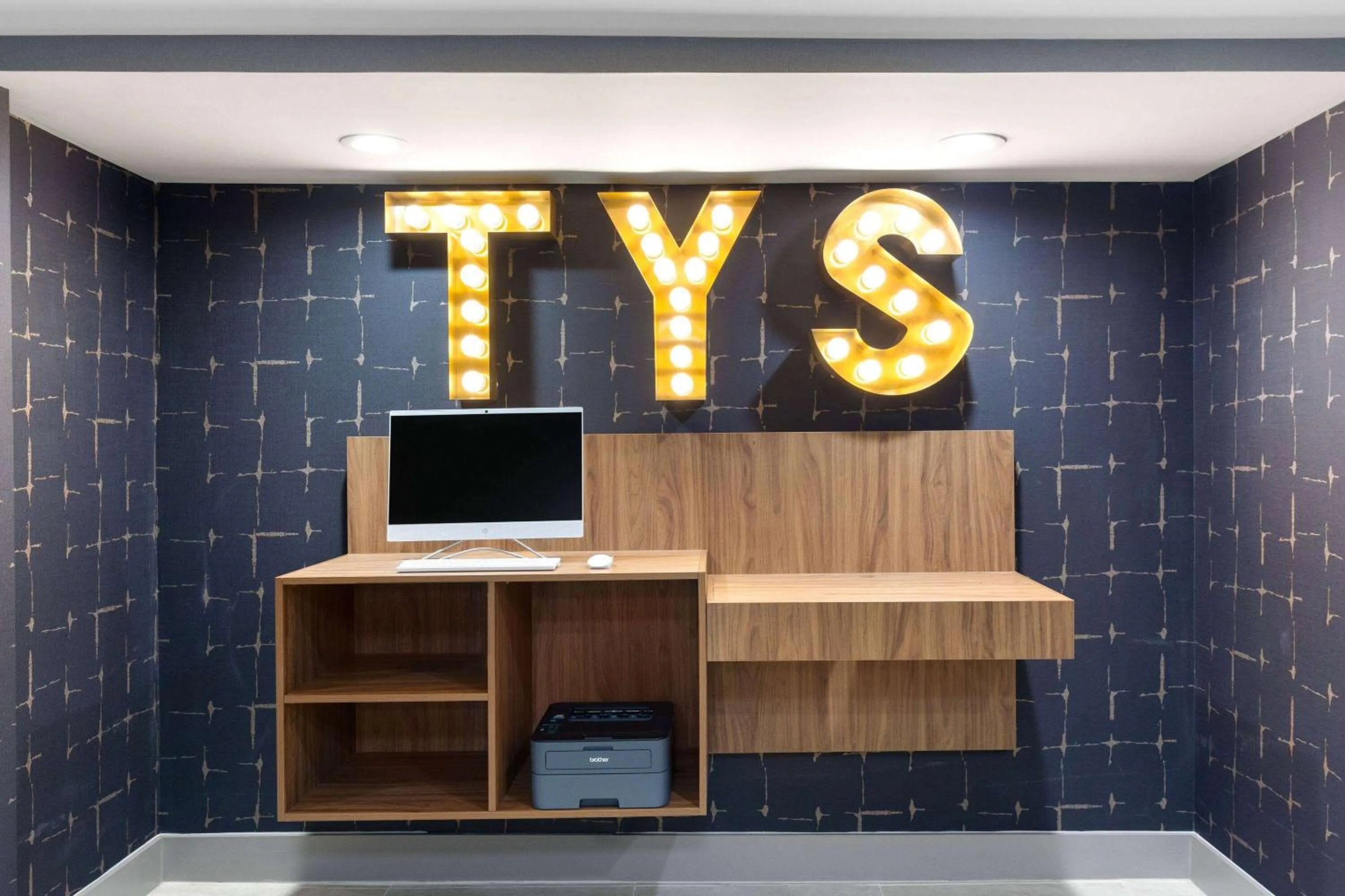 Food and drinks in La Quinta by Wyndham Knoxville Central Papermill