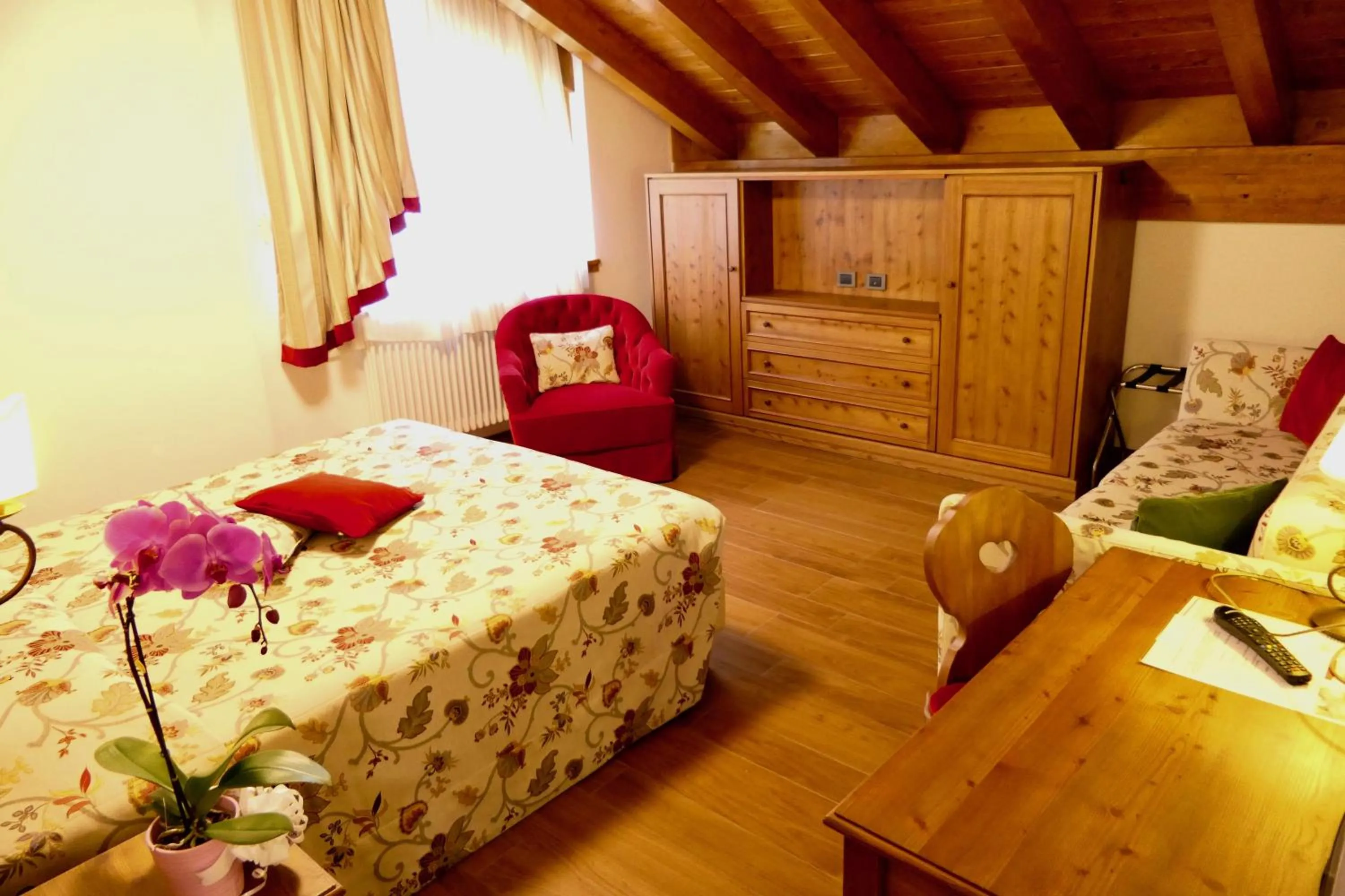 Photo of the whole room, Bed in Dream Hotel