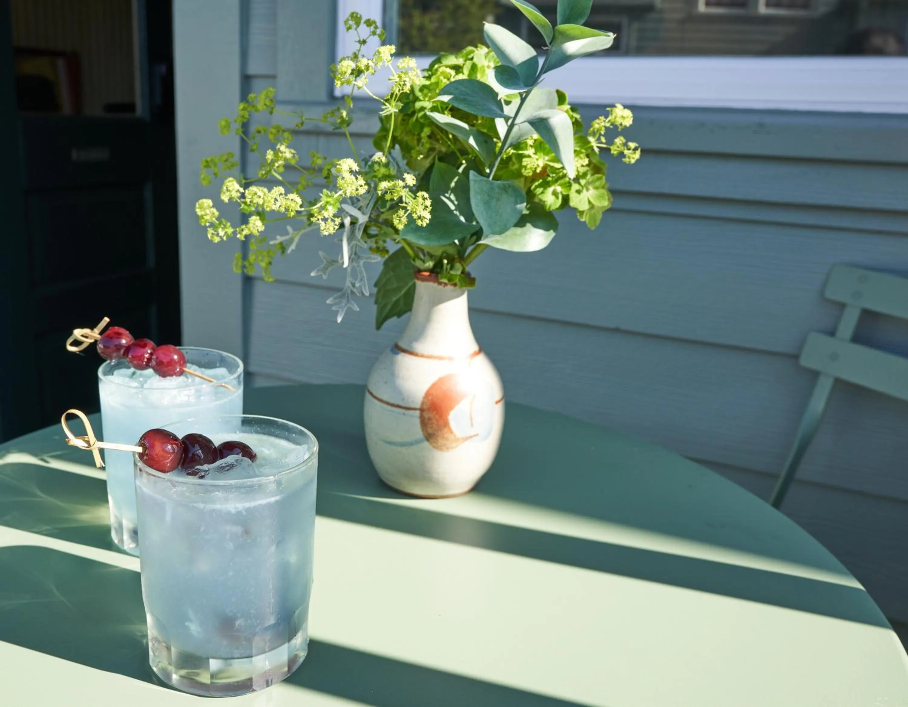 Drinks in The Drifthaven at Gearhart