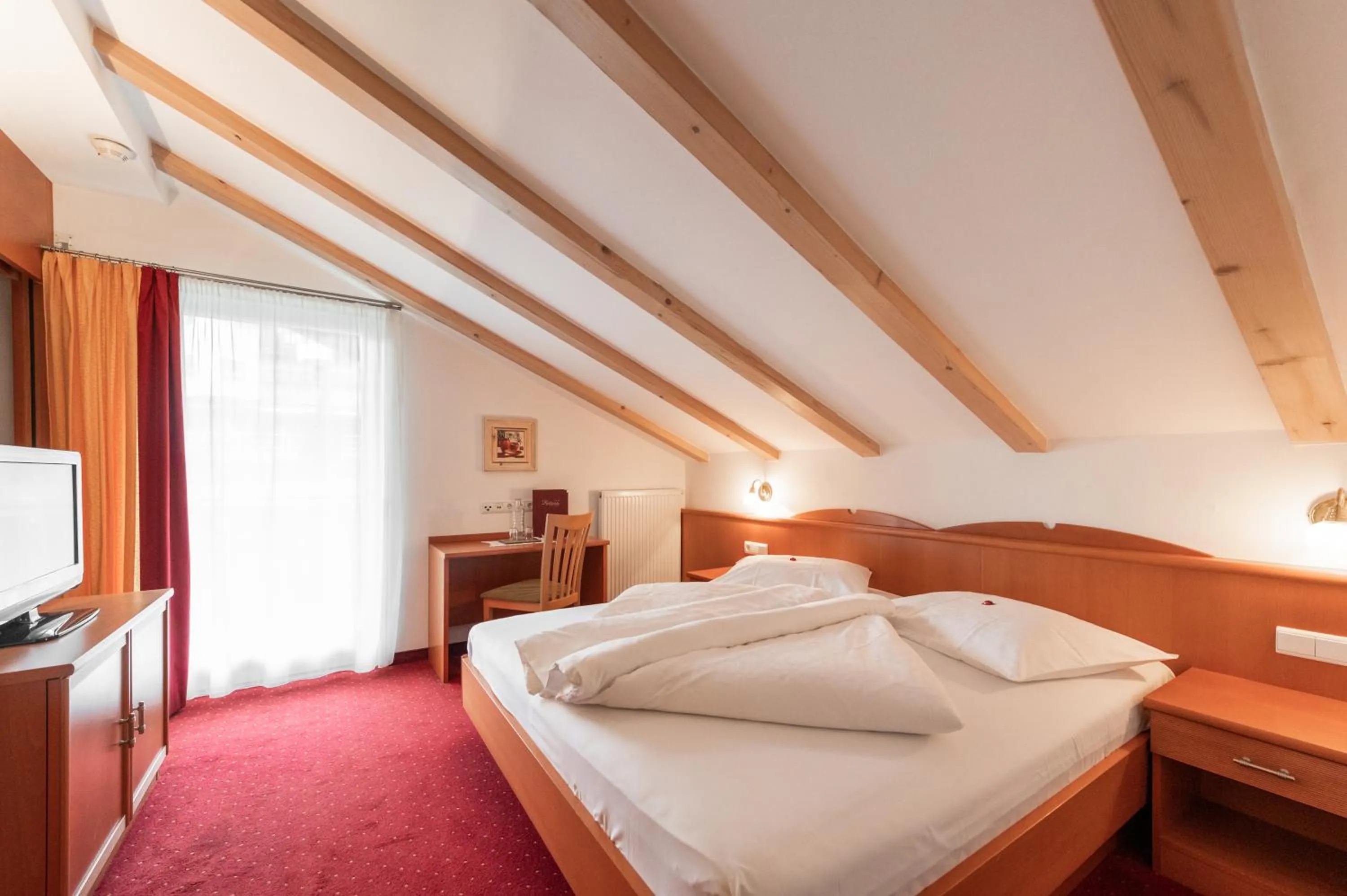 Bed in Hotel Garni Katnau