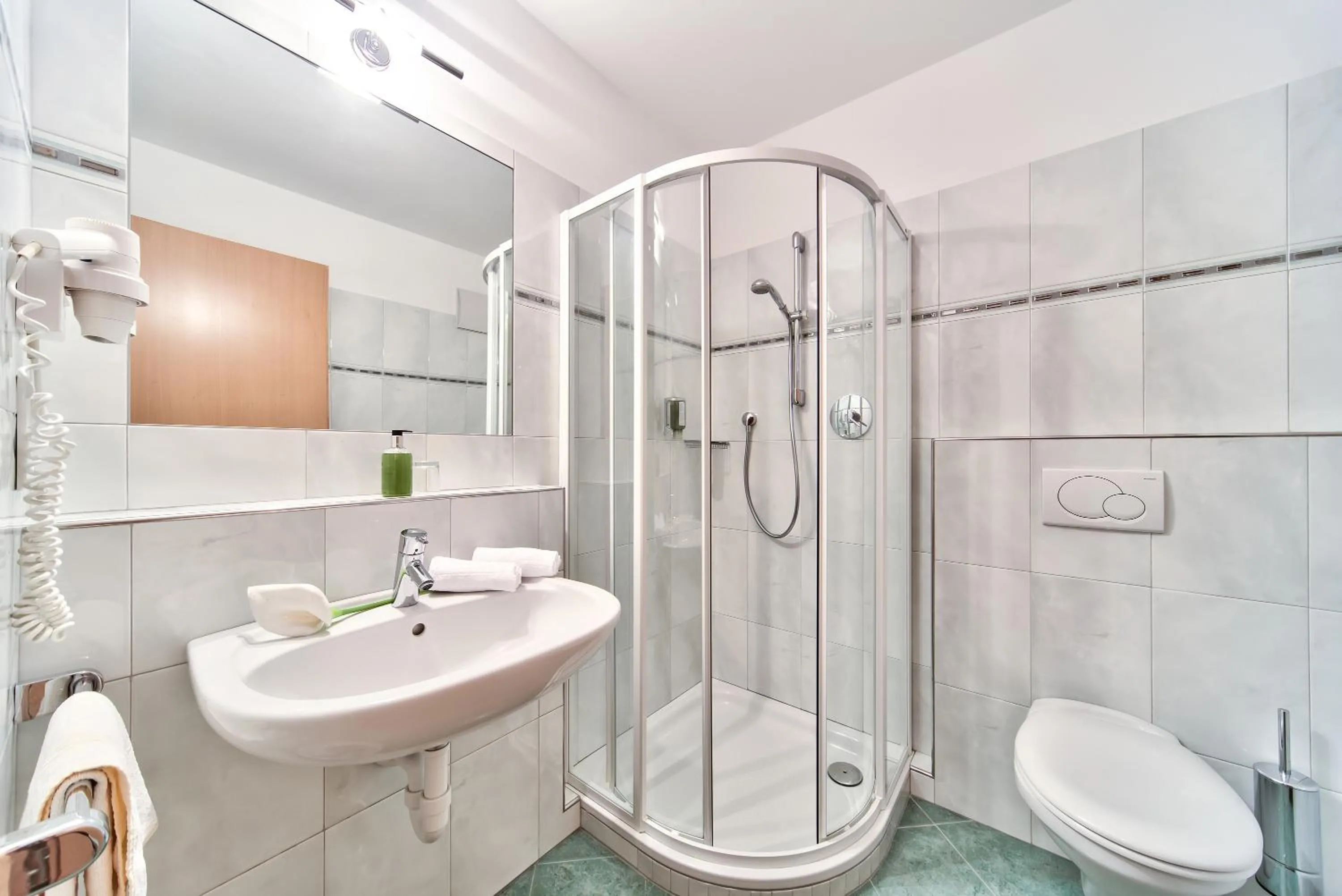 Shower in Hotel Garni Katnau