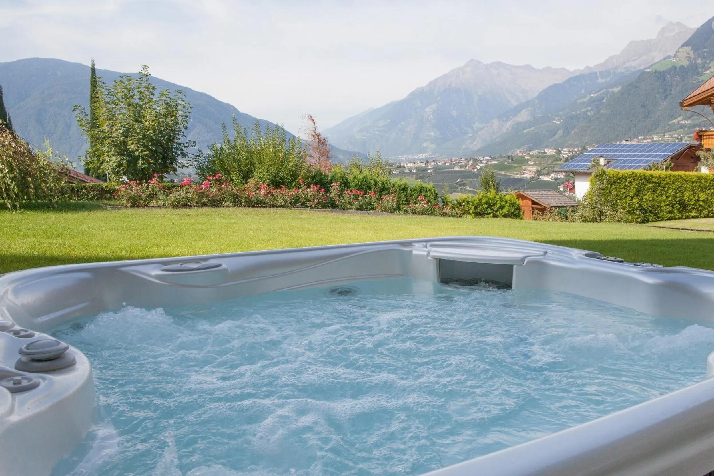 Hot Tub in Hotel Garni Katnau