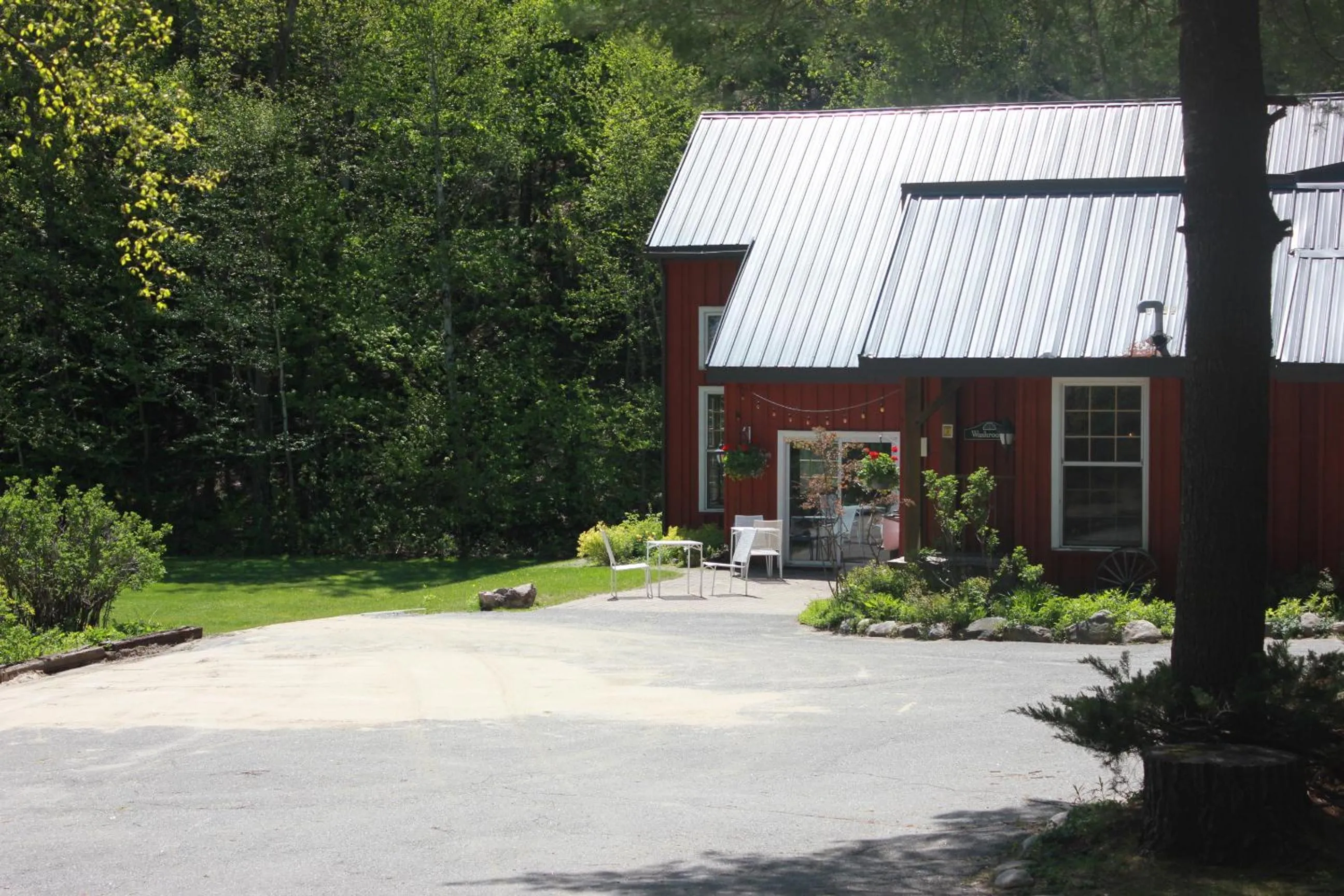 Parking in Trillium Resort & Spa