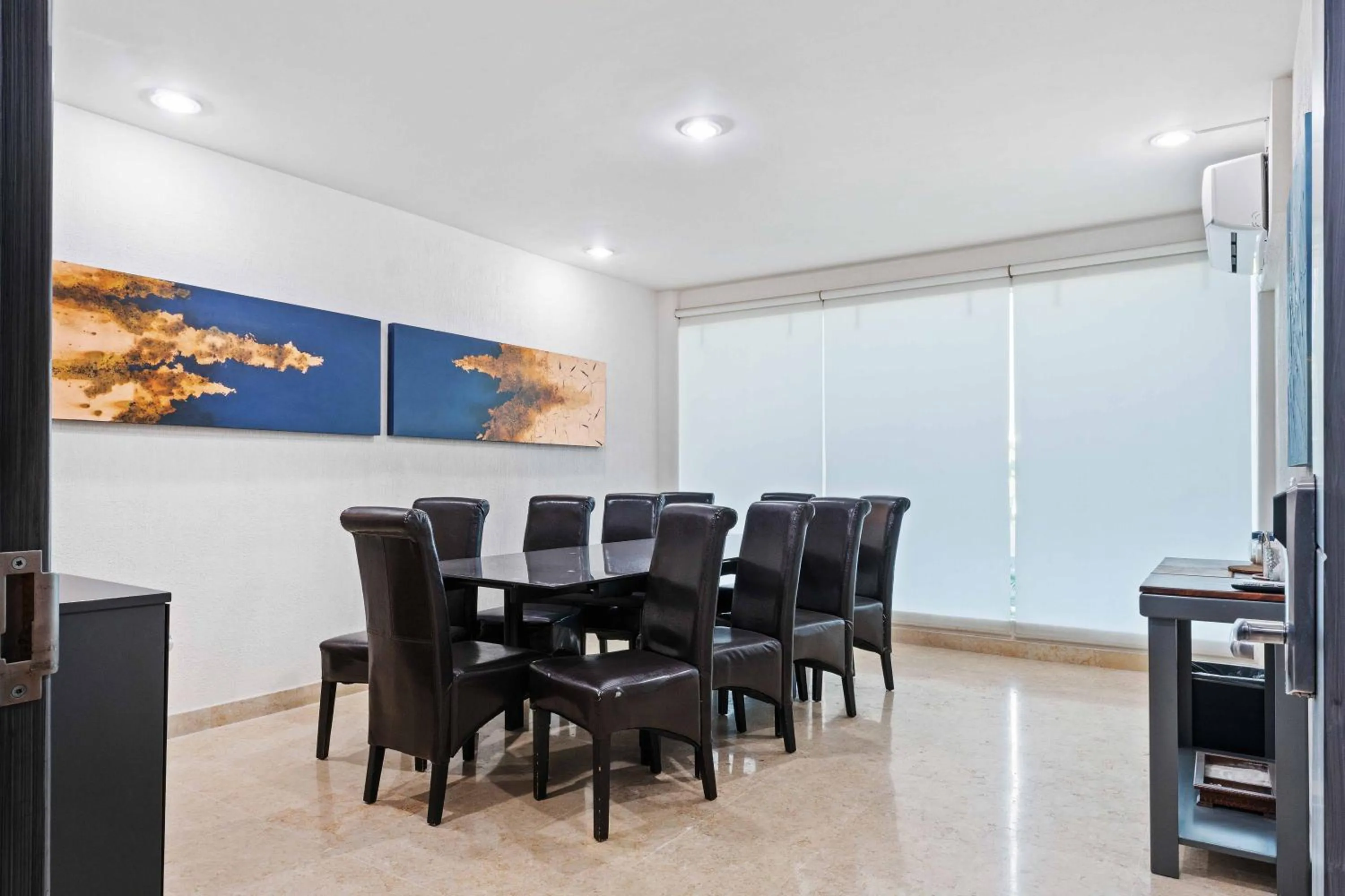 Business facilities in Homesuites Rotarismo