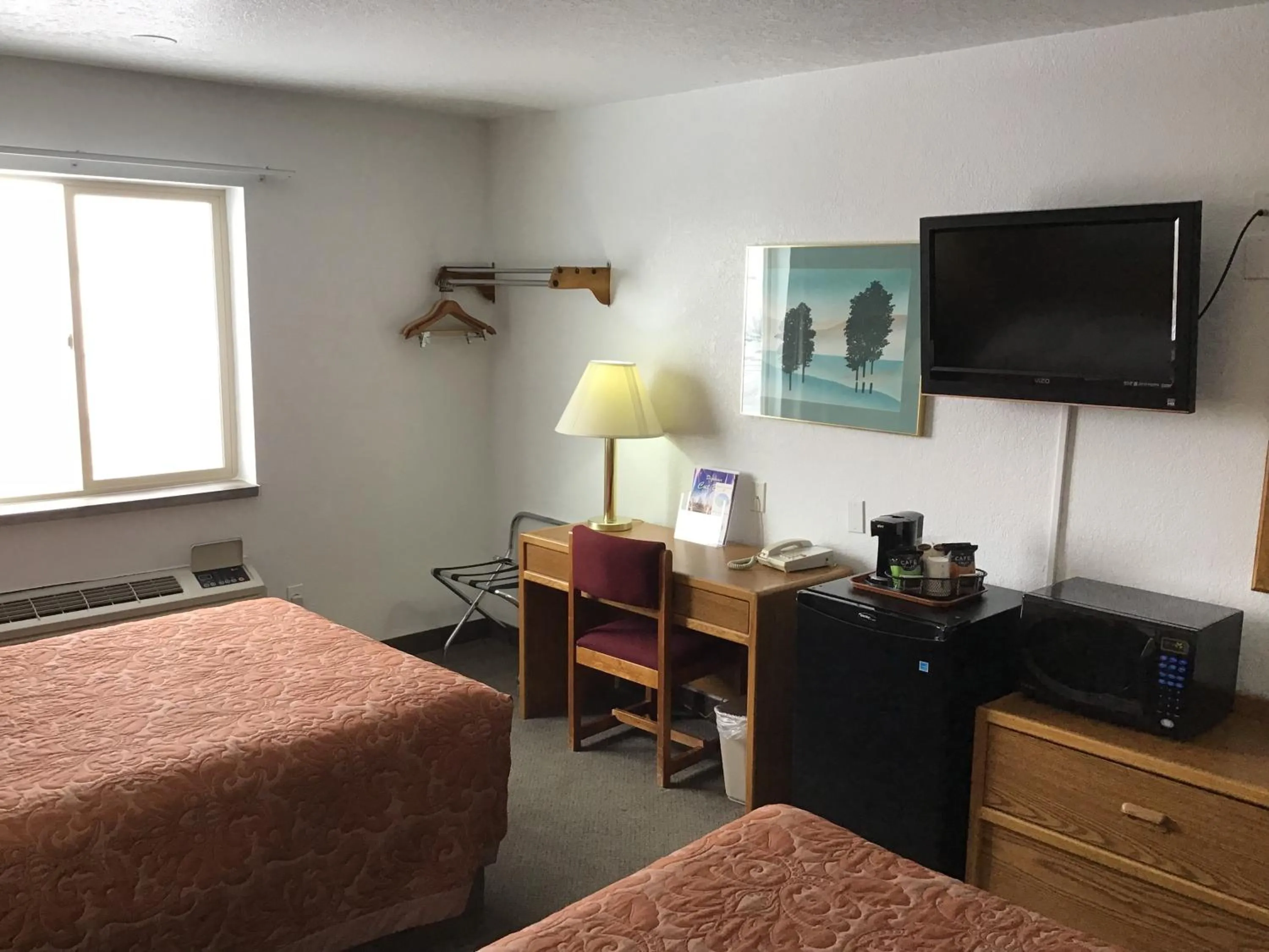 Bed in Super 8 by Wyndham Cut Bank