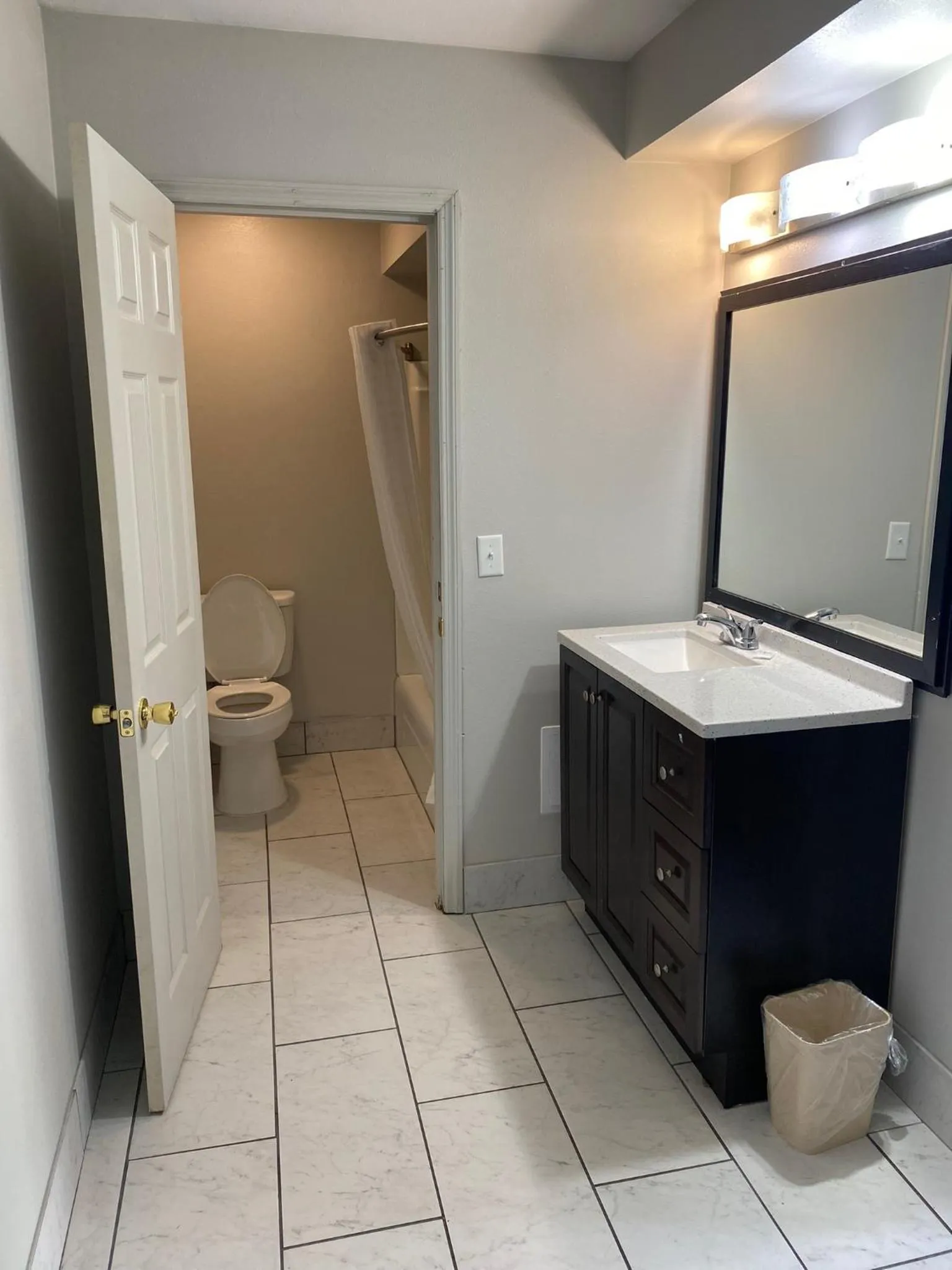 Bathroom in New Budget Inn