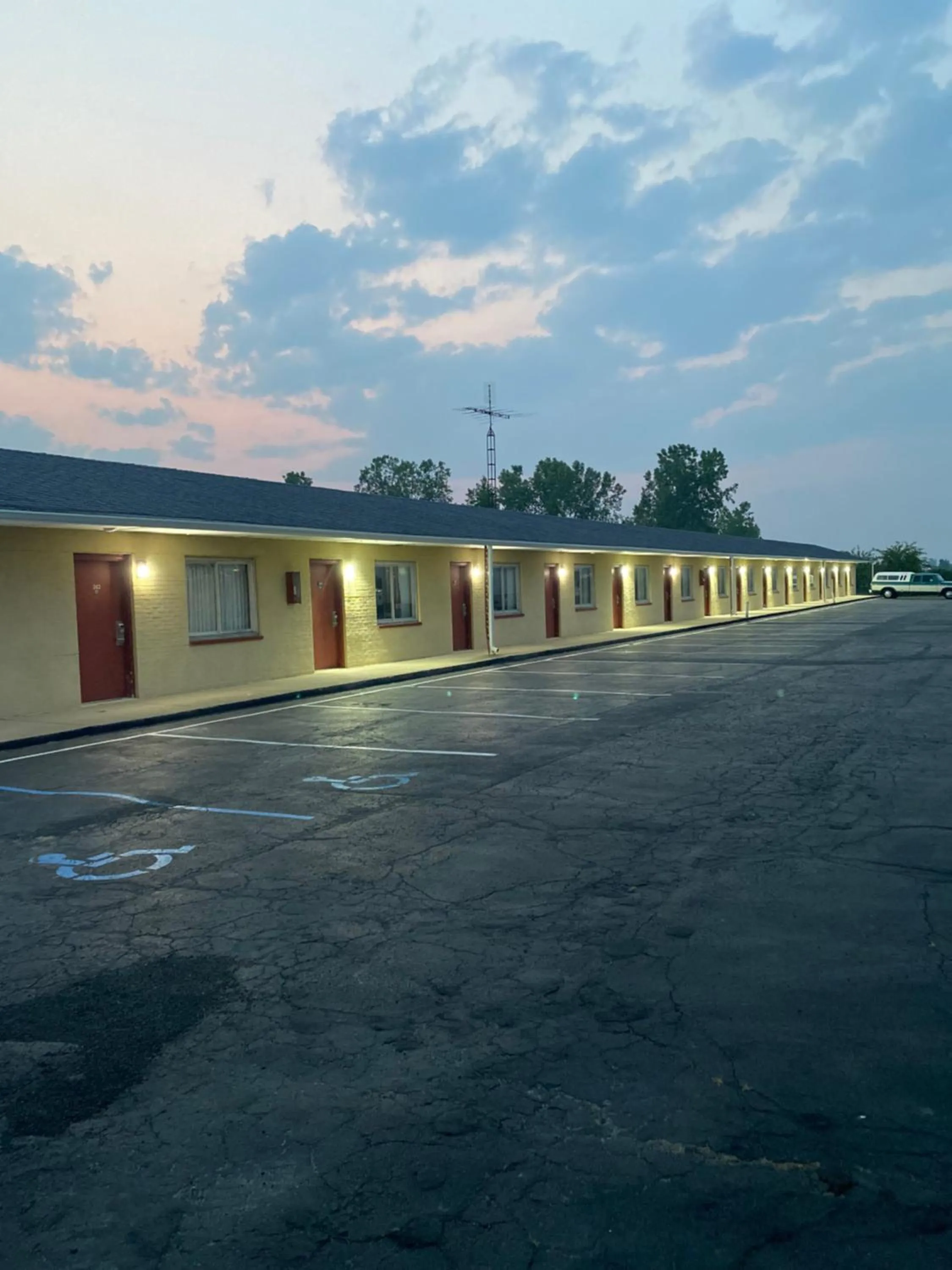 Property building in New Budget Inn