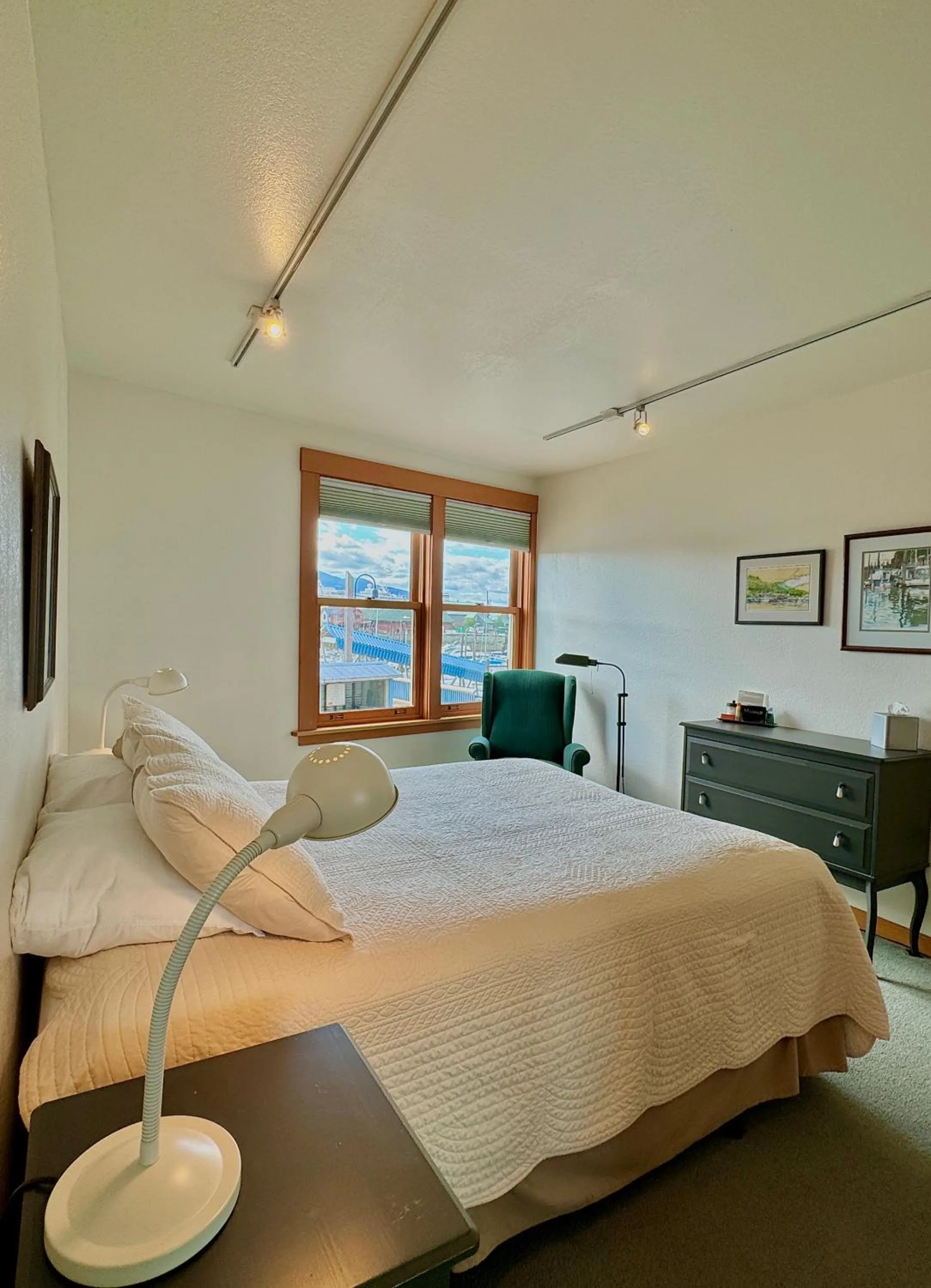 View (from property/room), Bed in Inn At Creek Street