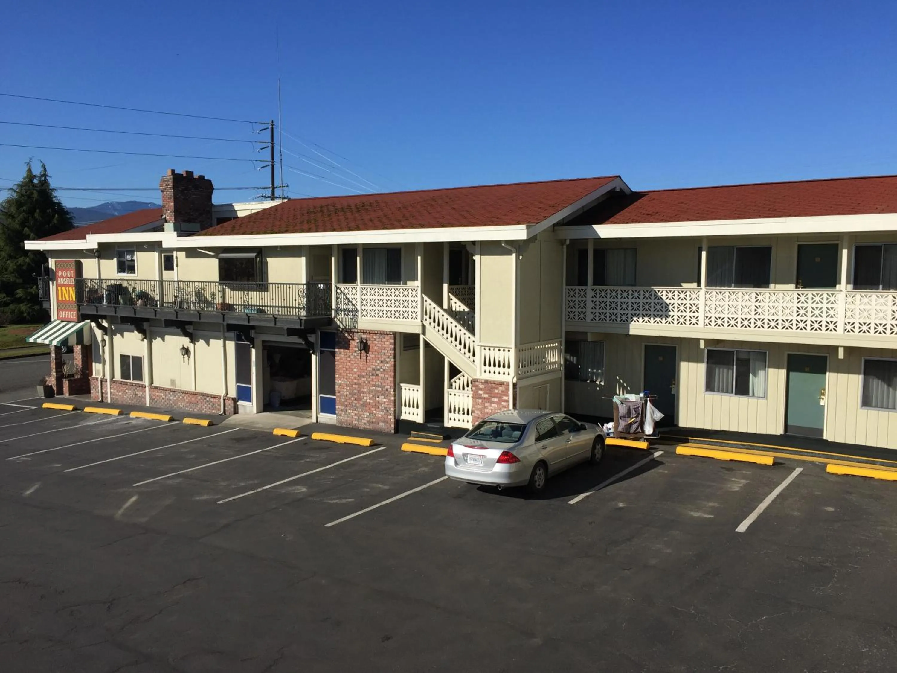 Property building in Port Angeles Inn
