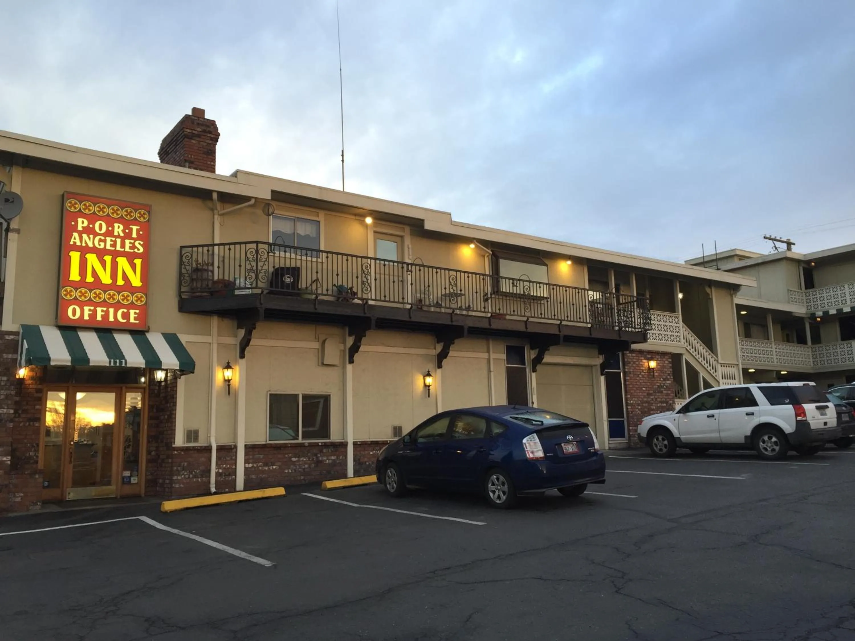 Property building in Port Angeles Inn