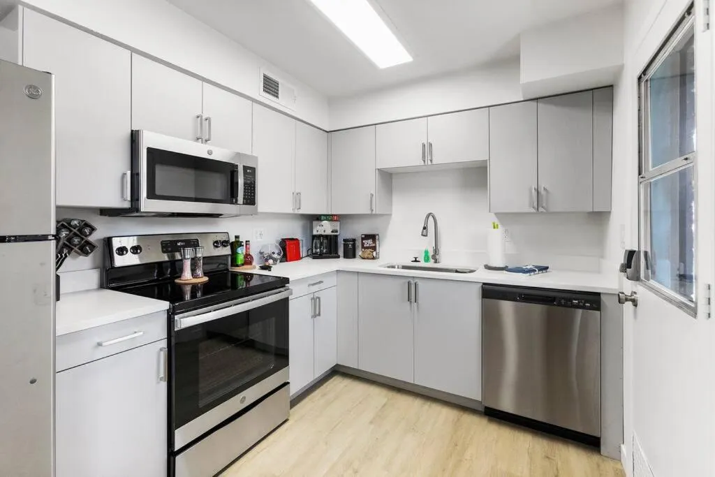 Contemporary Condo in Central Biltmore