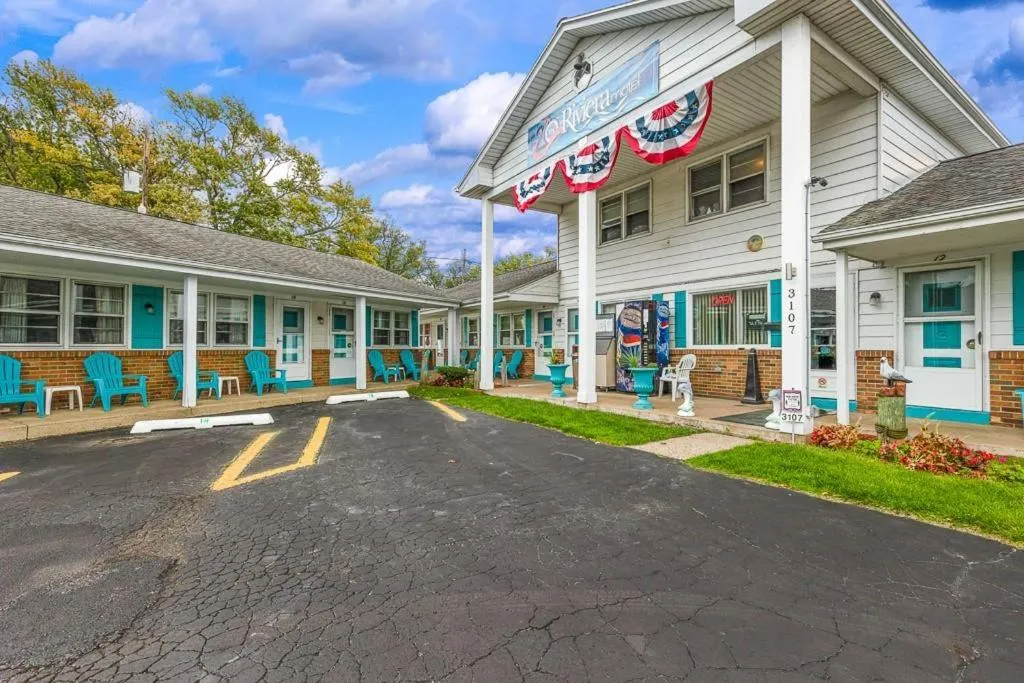 Riviera Motel