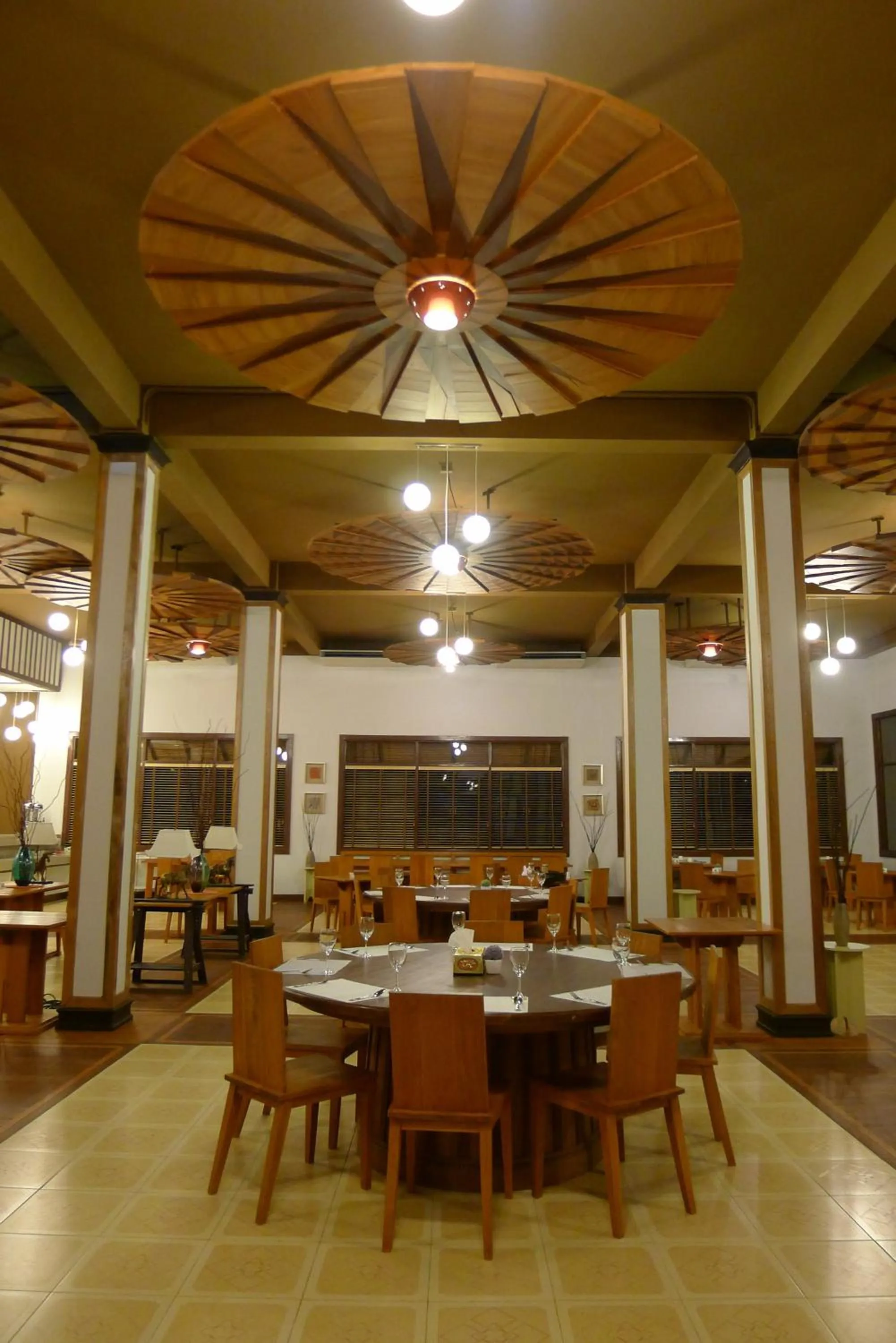 Restaurant/places to eat in Pearl Laguna Resort