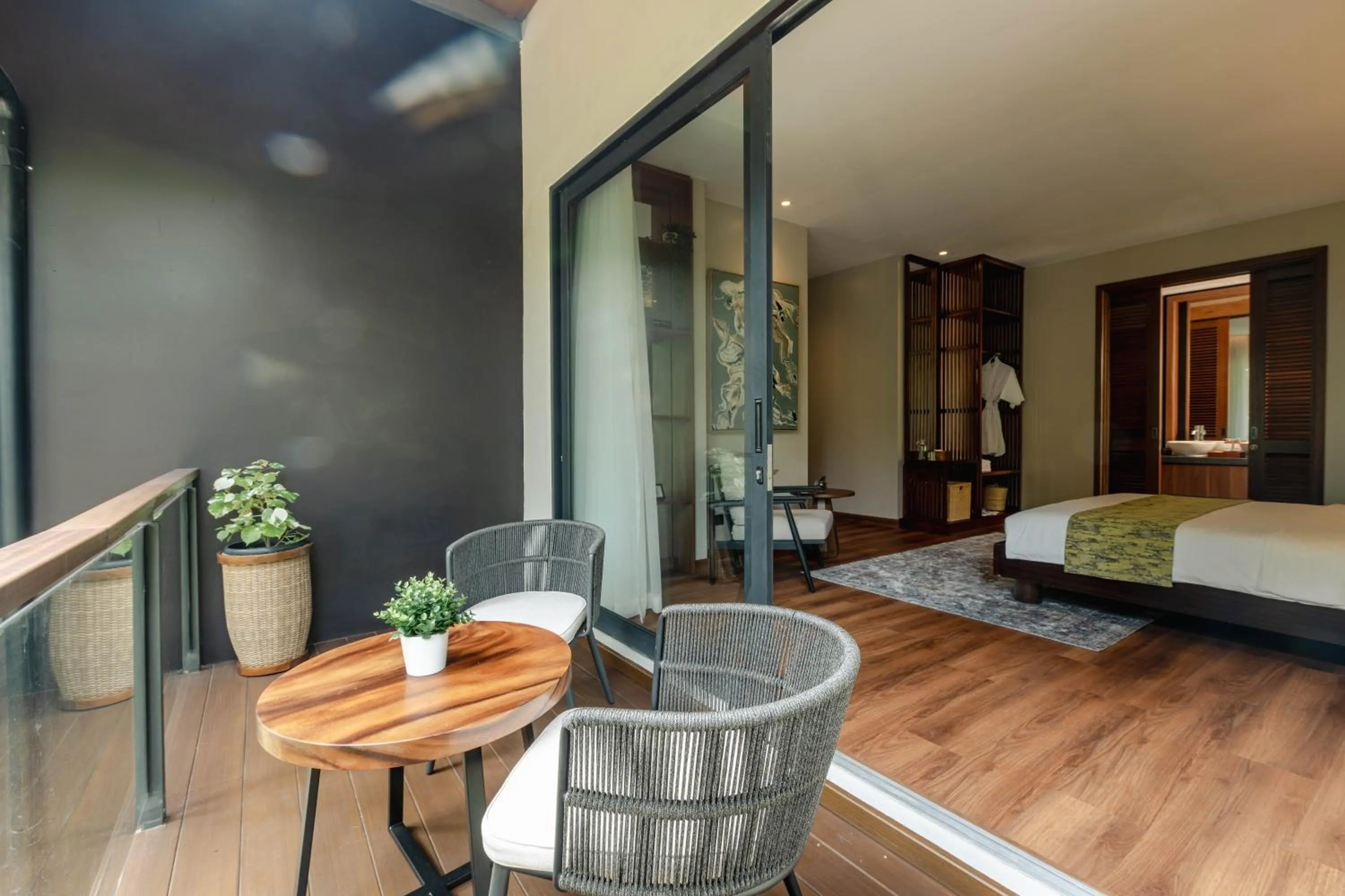 Balcony/Terrace, Bed in Plataran Puncak Residences