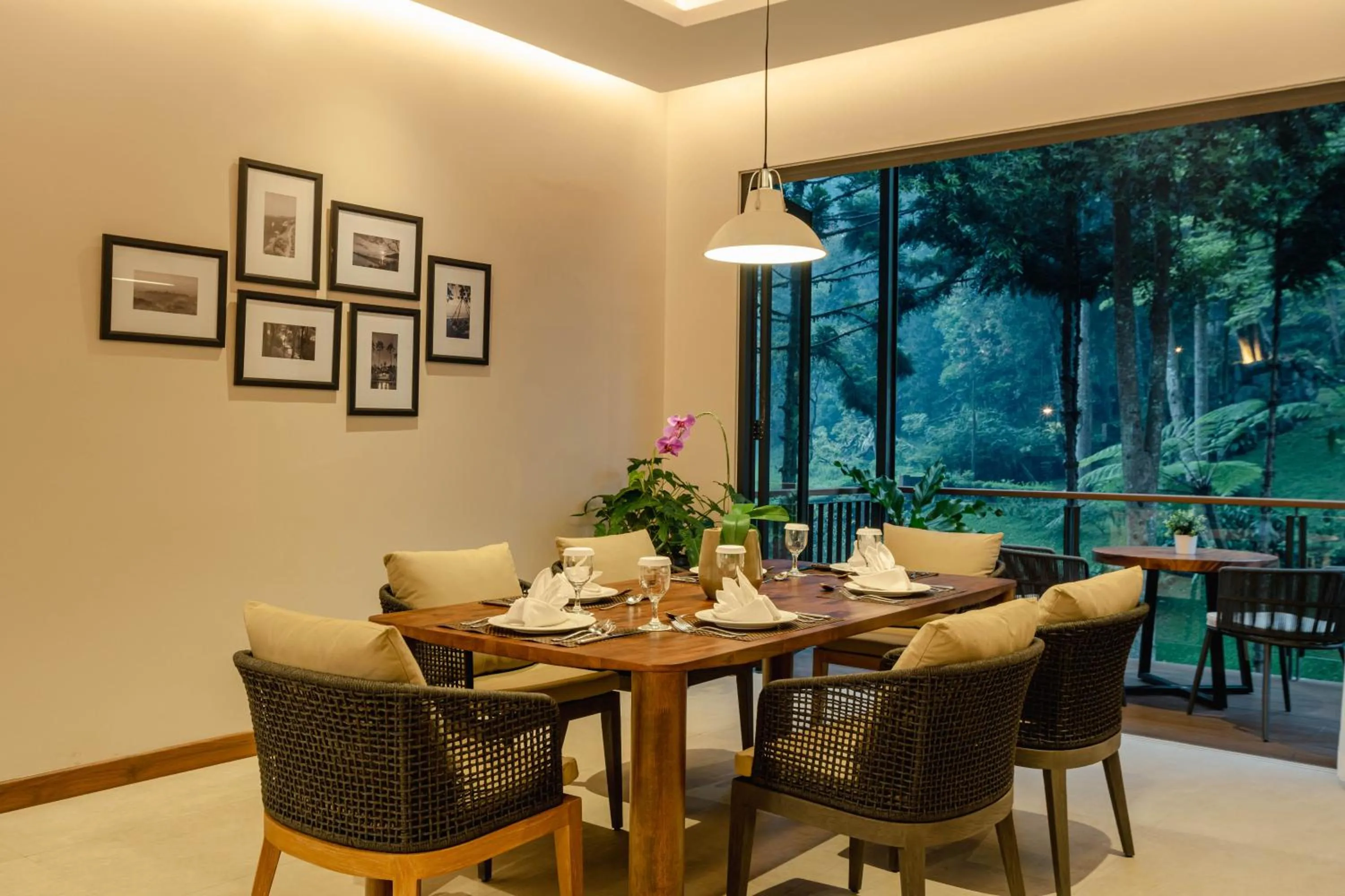 Dining area in Plataran Puncak Residences