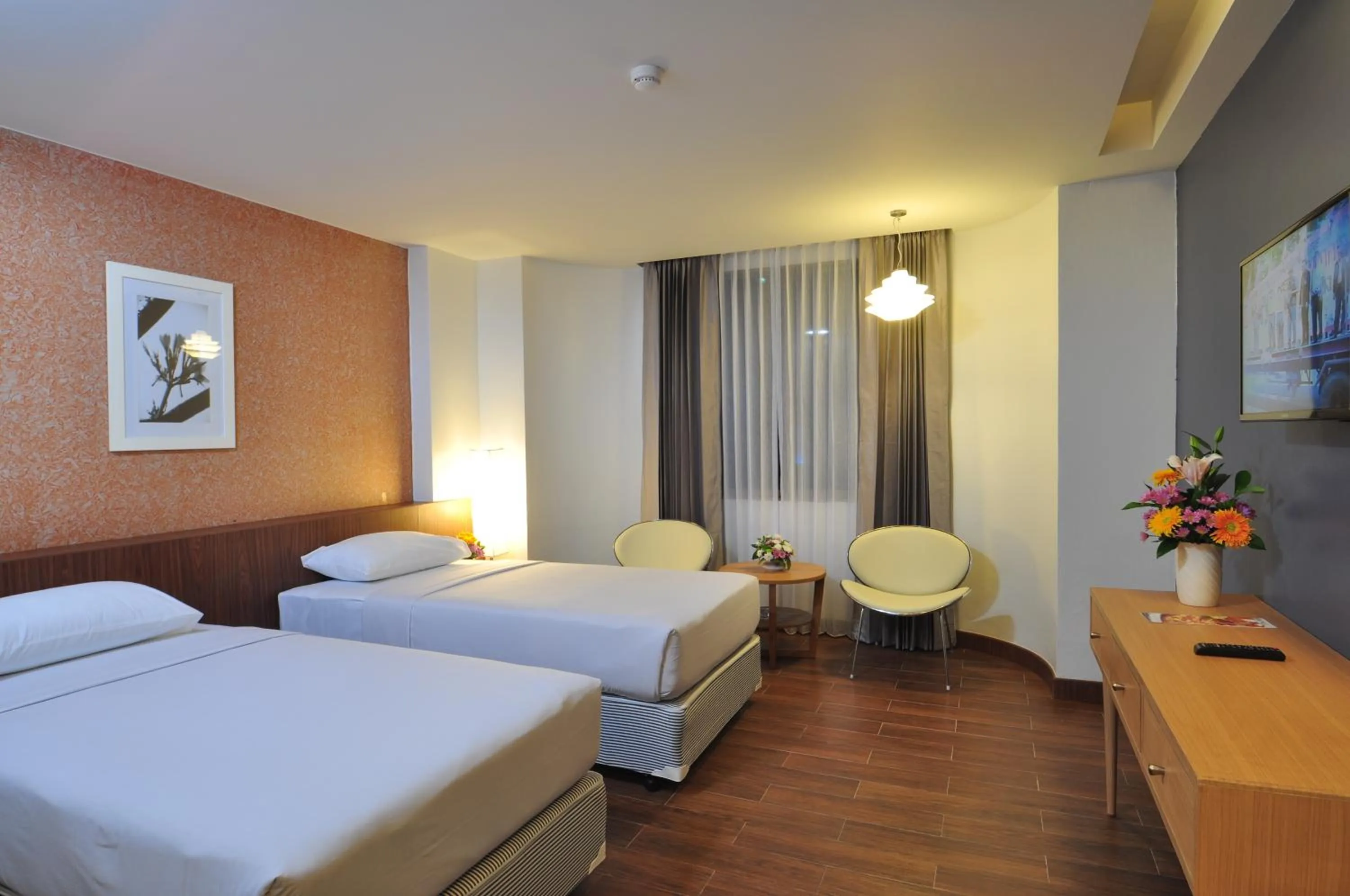 Bed in Flipper Lodge Hotel - SHA Extra Plus