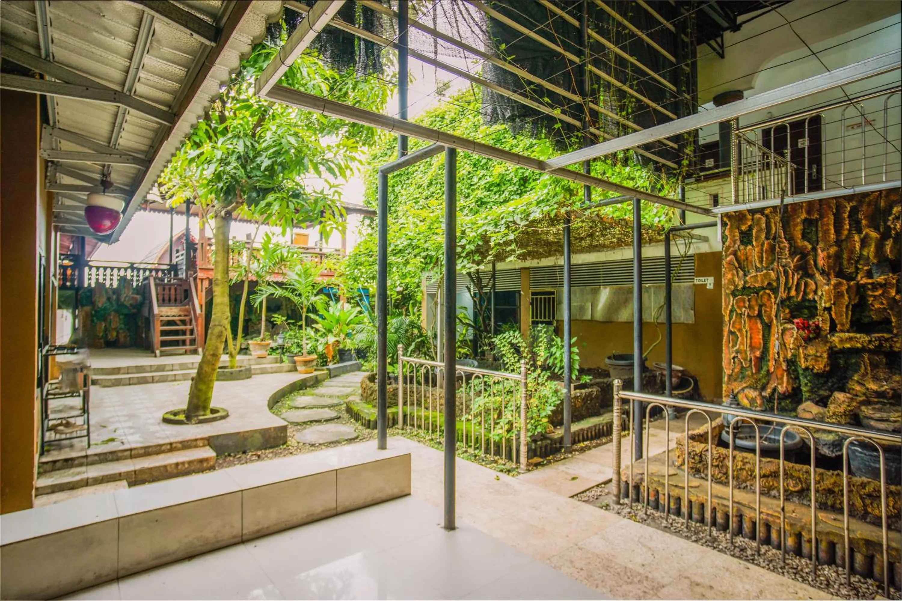 Garden in Townhouse Oak Ilir Timur I Near Ptc Mall