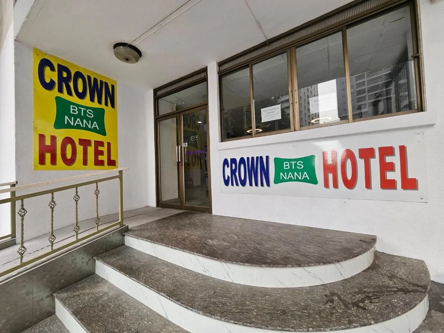 Facade/entrance in Crown BTS Nana Hotel