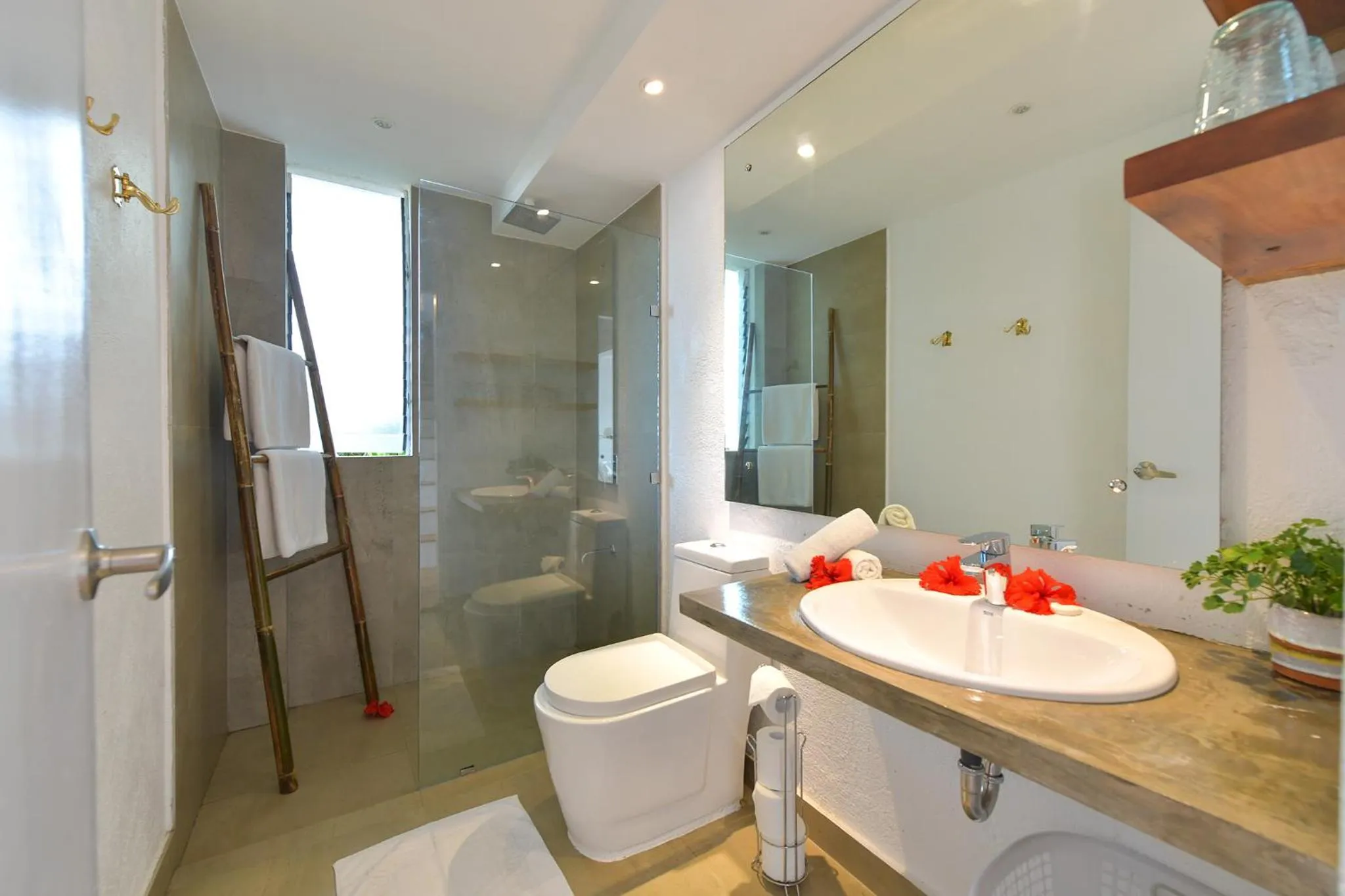 Shower in Diniview Villa Resort