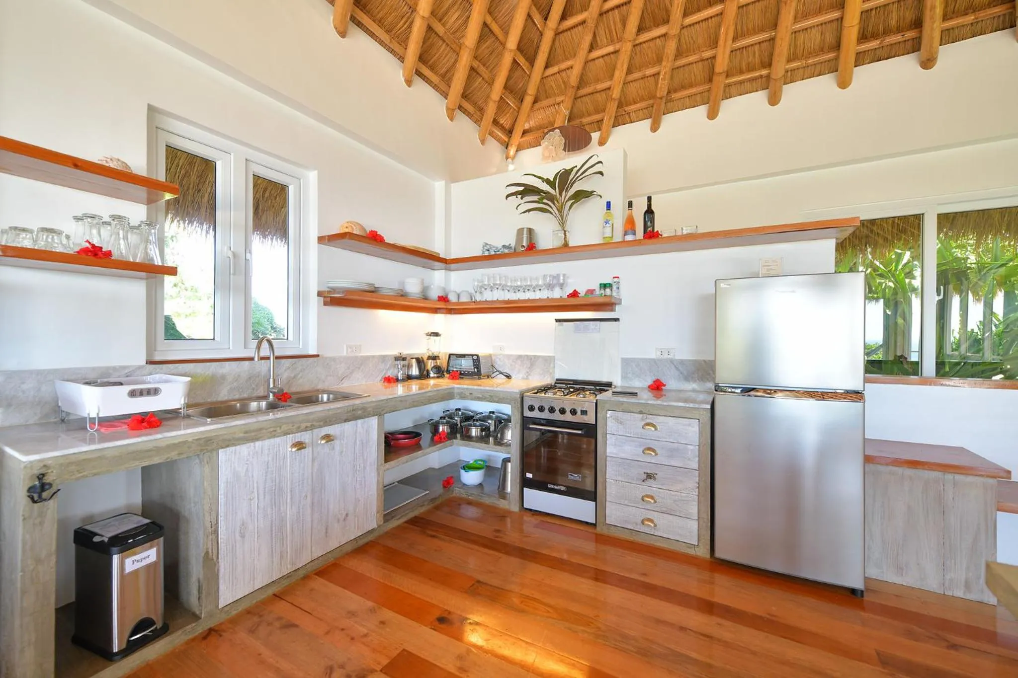 Kitchen or kitchenette in Diniview Villa Resort