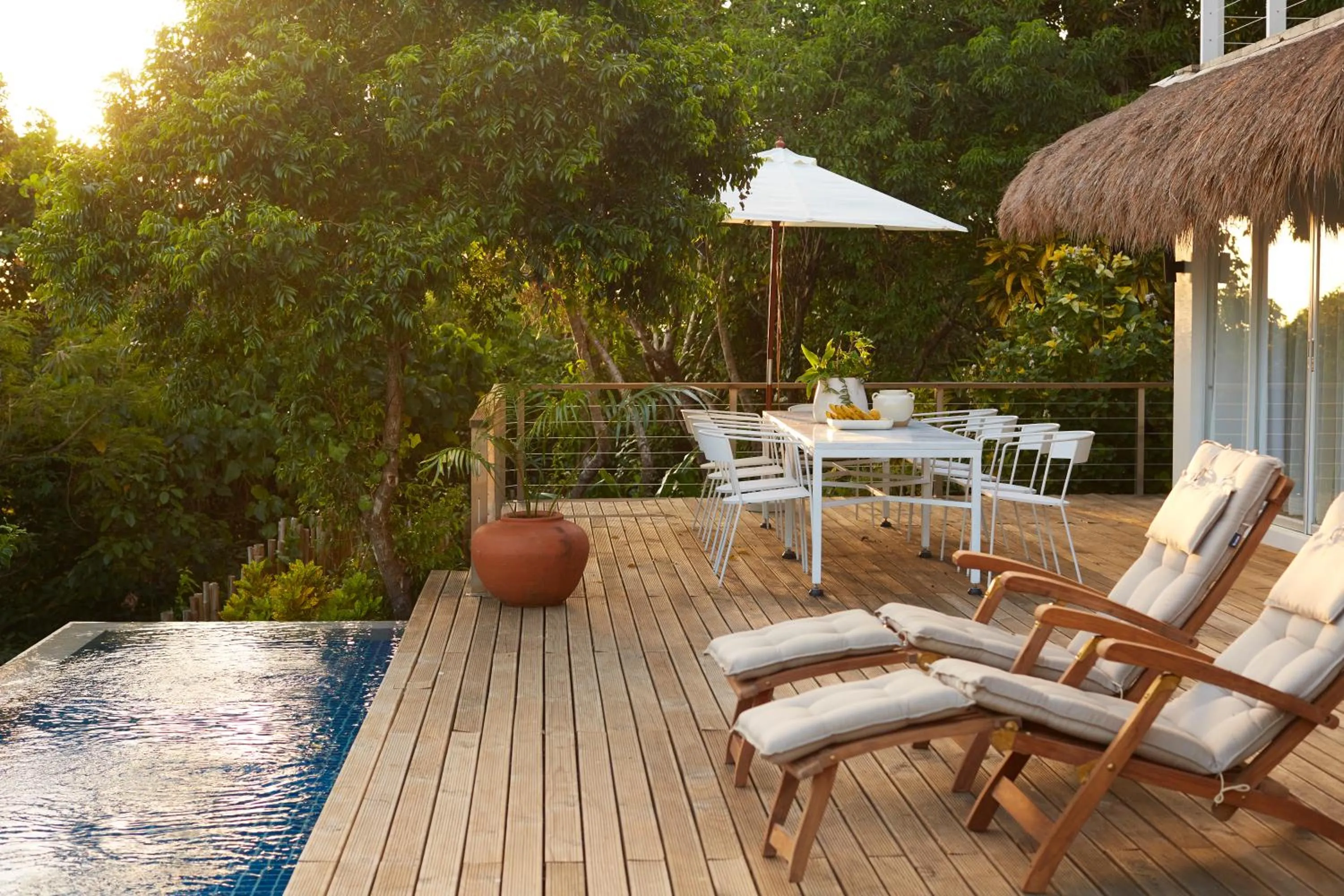 Garden in Diniview Villa Resort