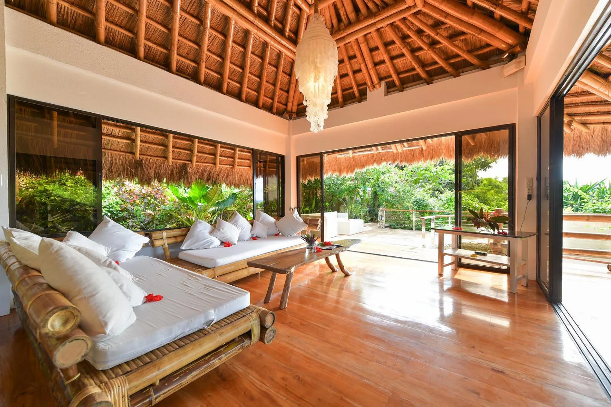 Garden in Diniview Villa Resort