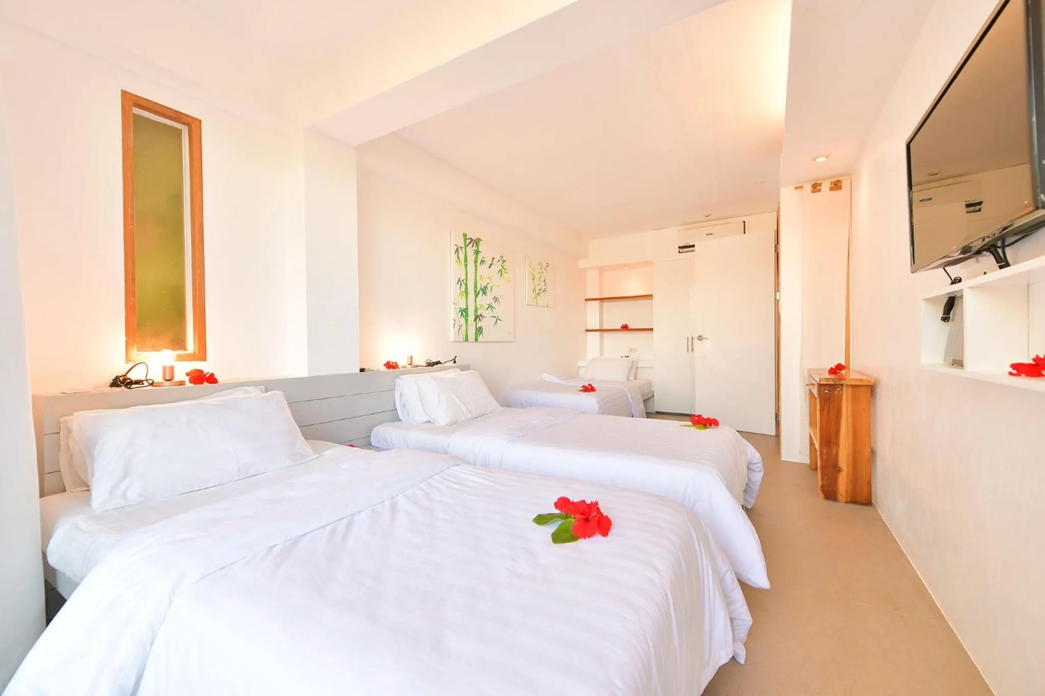 Bed in Diniview Villa Resort