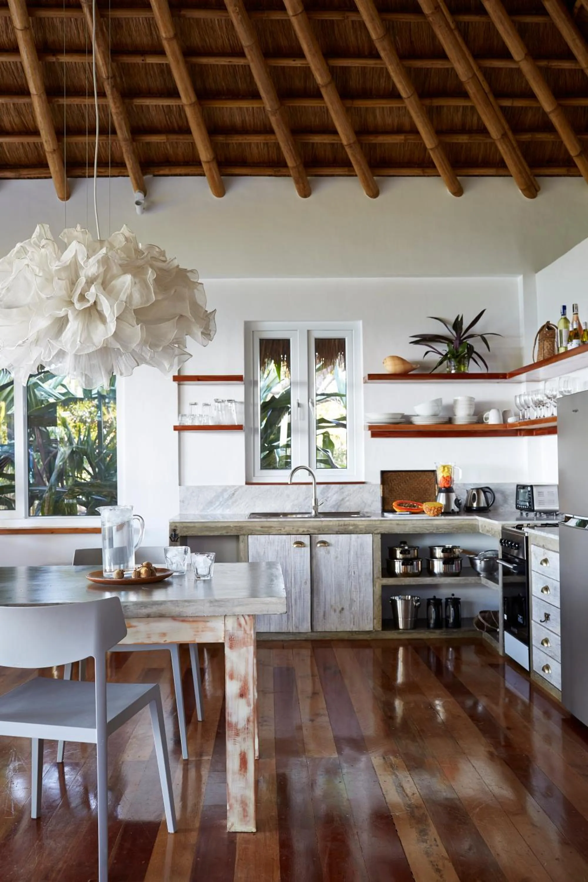 Coffee/tea facilities in Diniview Villa Resort