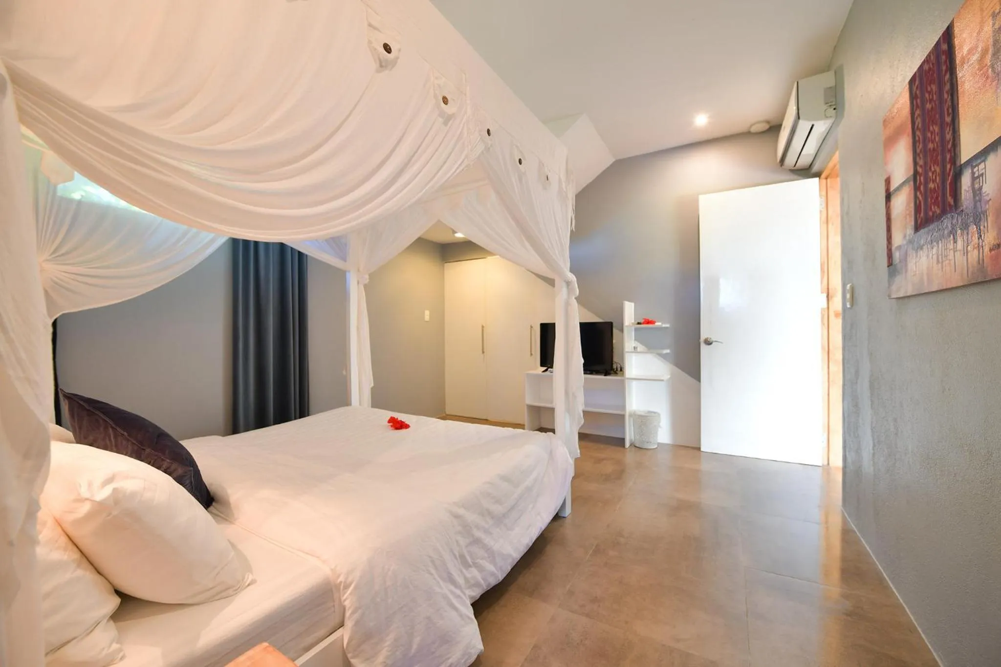 TV and multimedia, Bed in Diniview Villa Resort