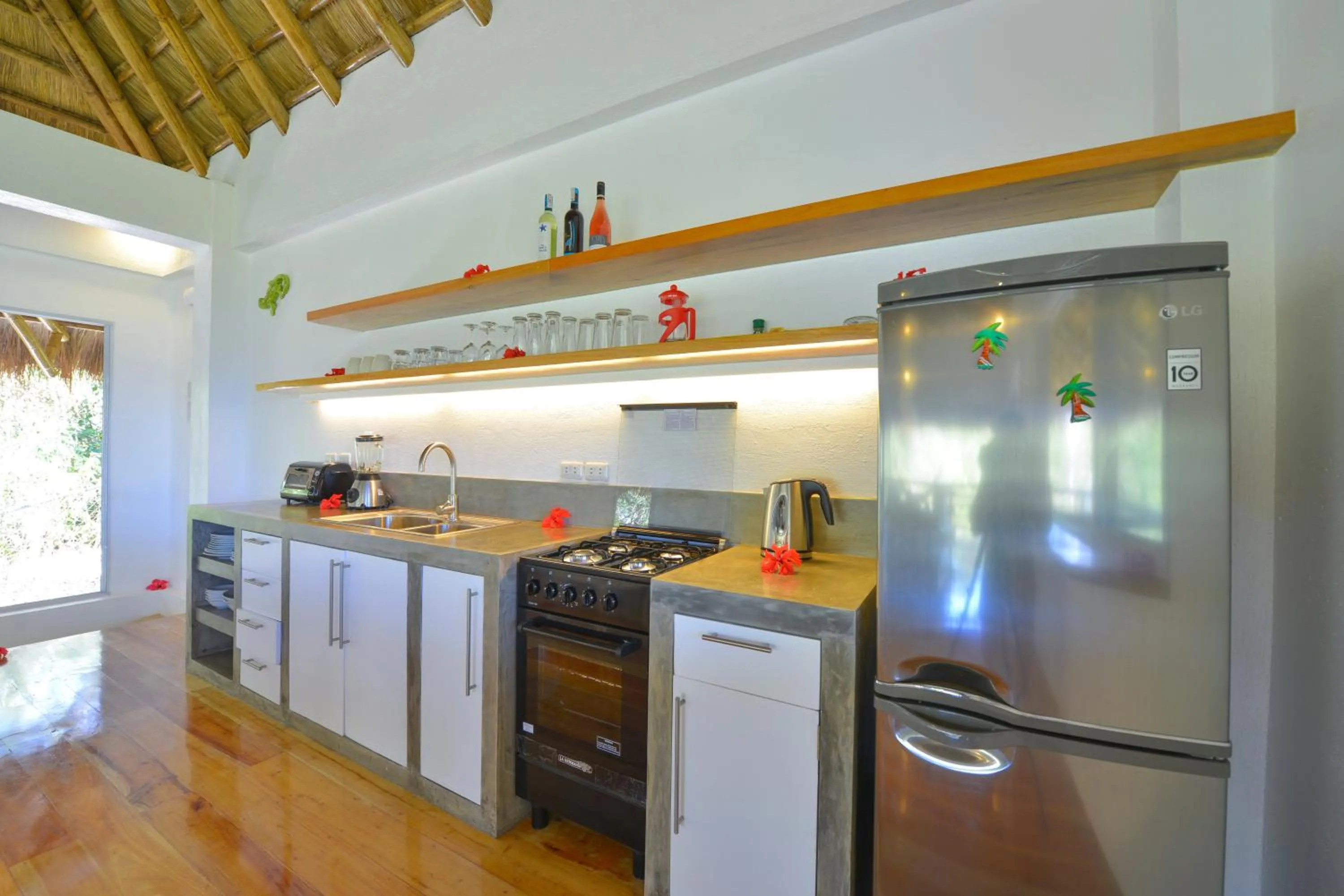 Kitchen or kitchenette in Diniview Villa Resort