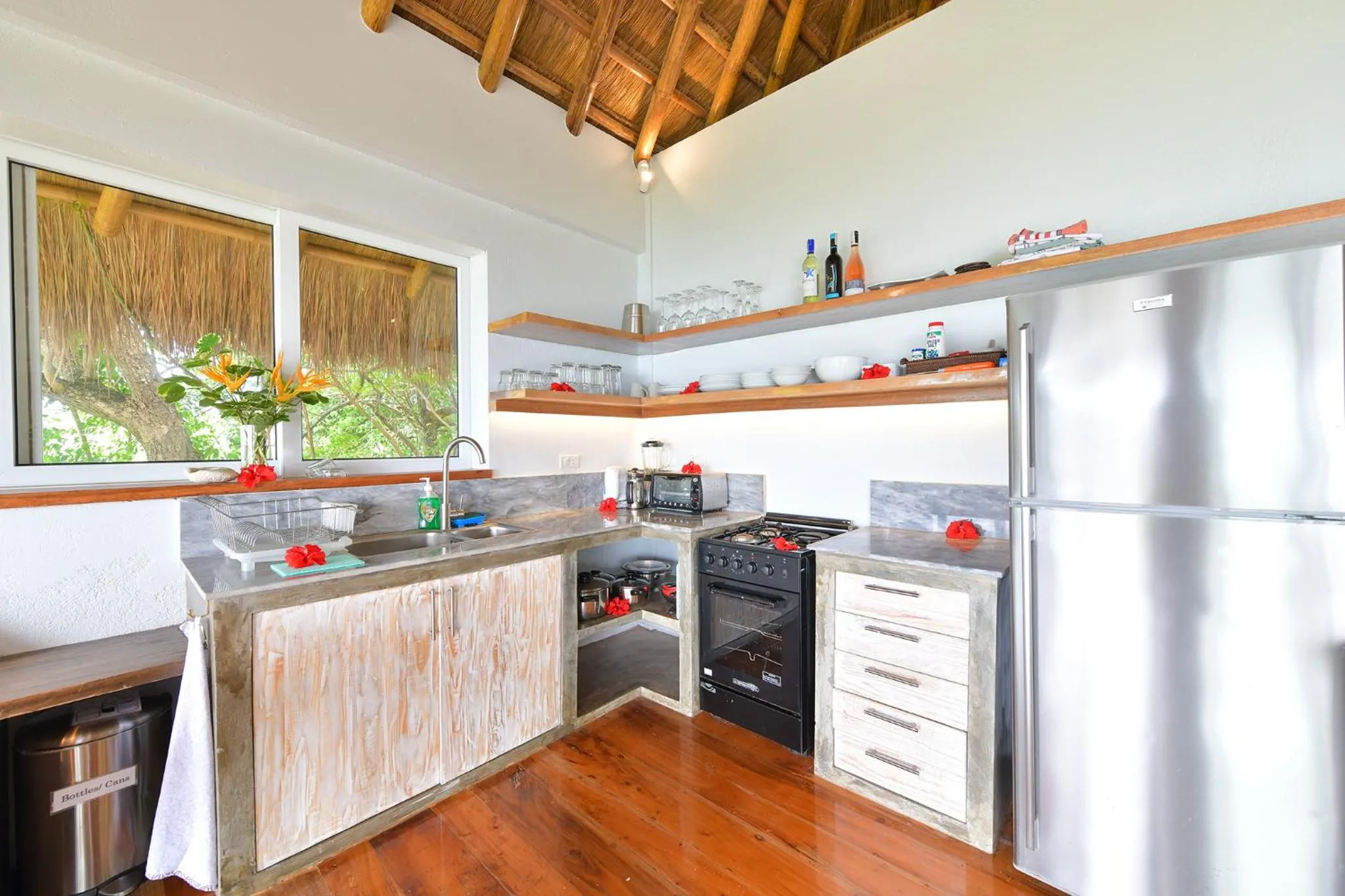 Coffee/tea facilities in Diniview Villa Resort