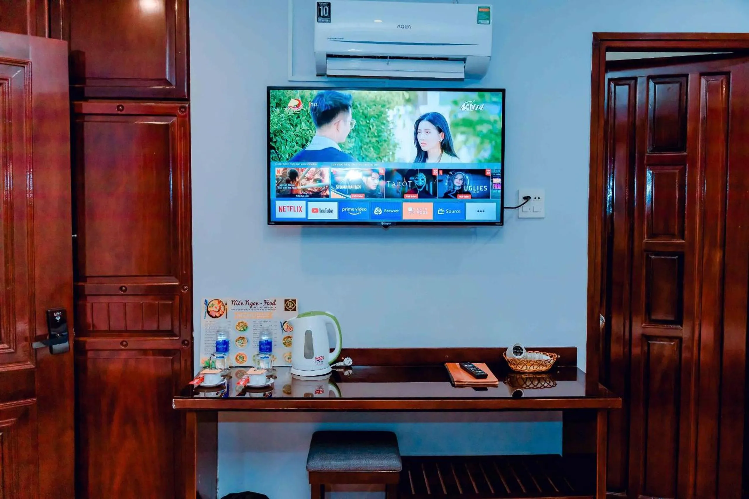 TV and multimedia in Linh Phuong 3 Hotel