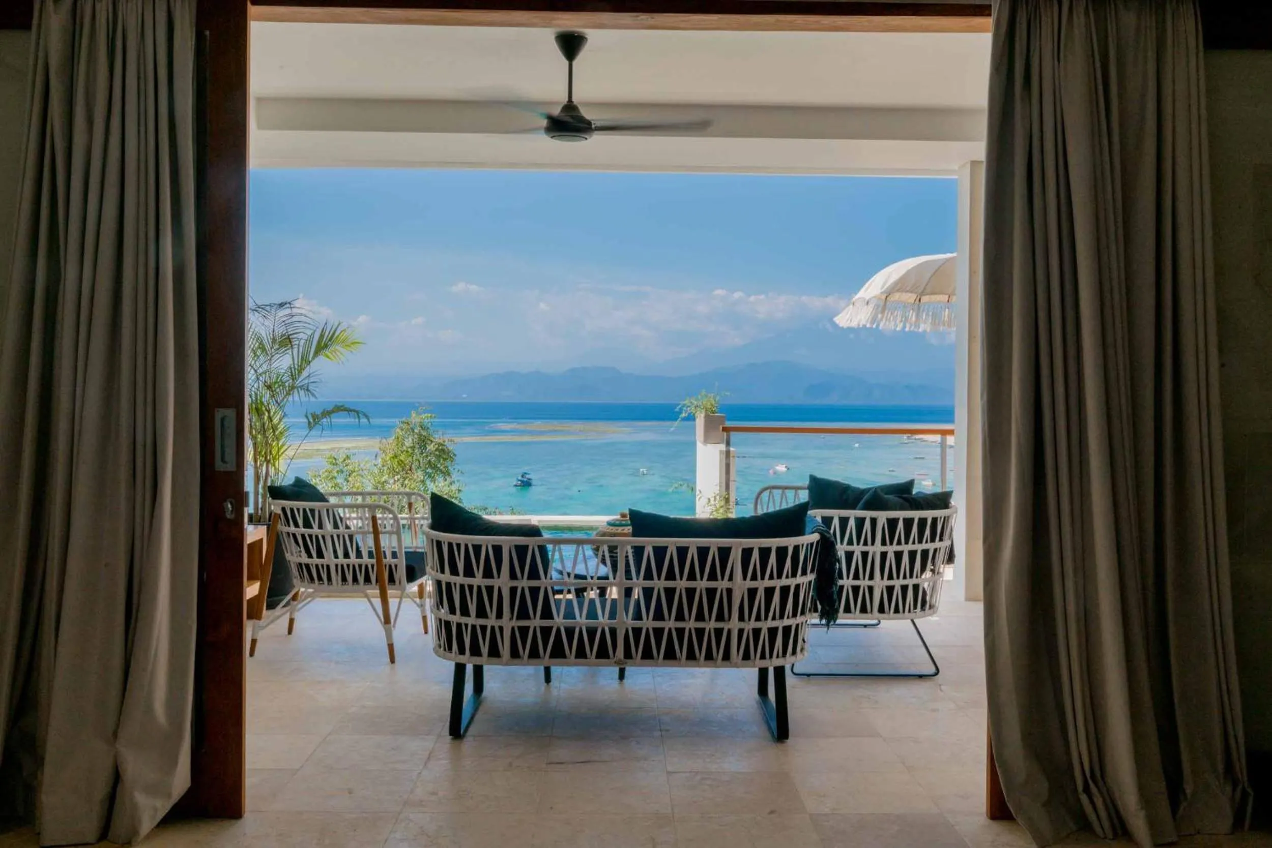 Living room in Aqua Nusa - Luxury Lembongan Villas