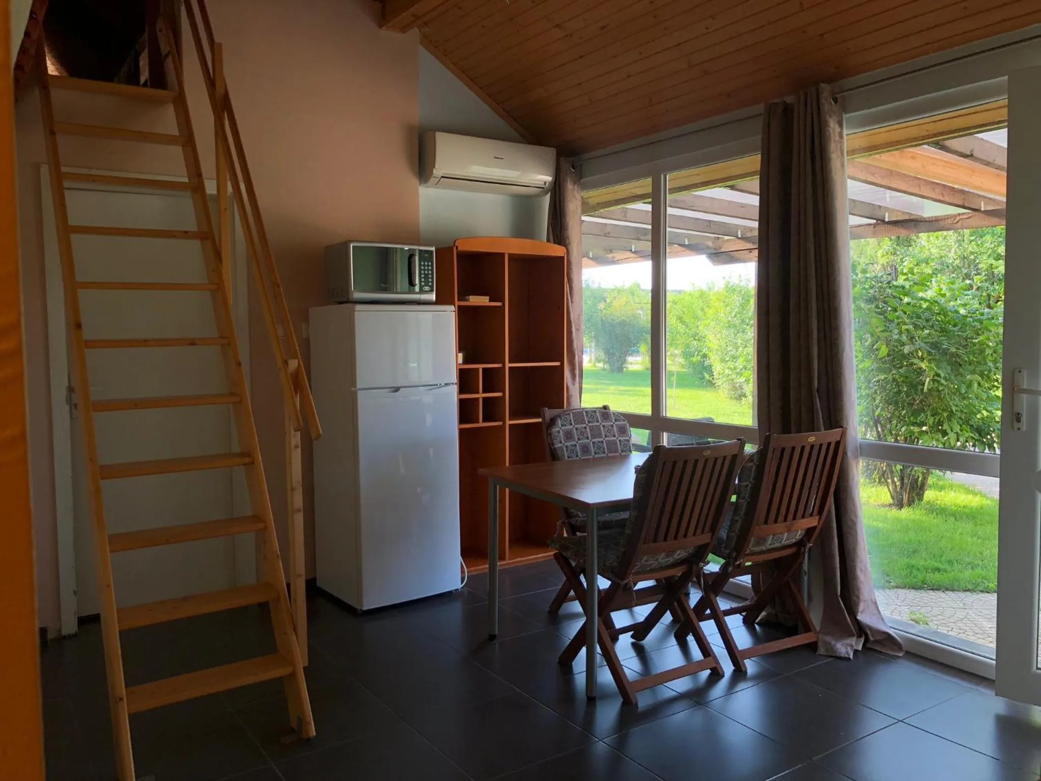 Dining area in Galeria In The Garden