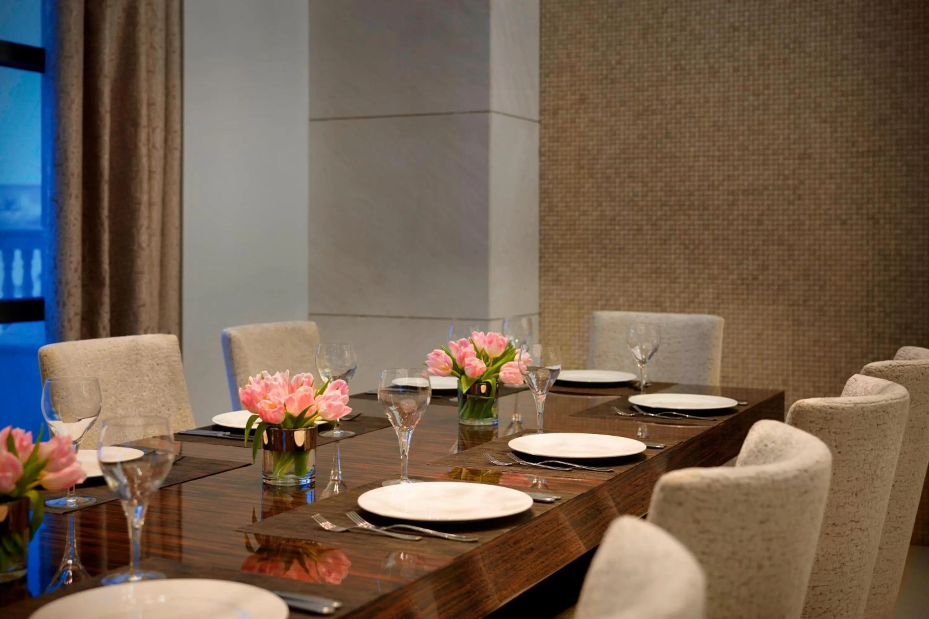 Lounge or bar in Pik Palace, Shahdag, Autograph Collection