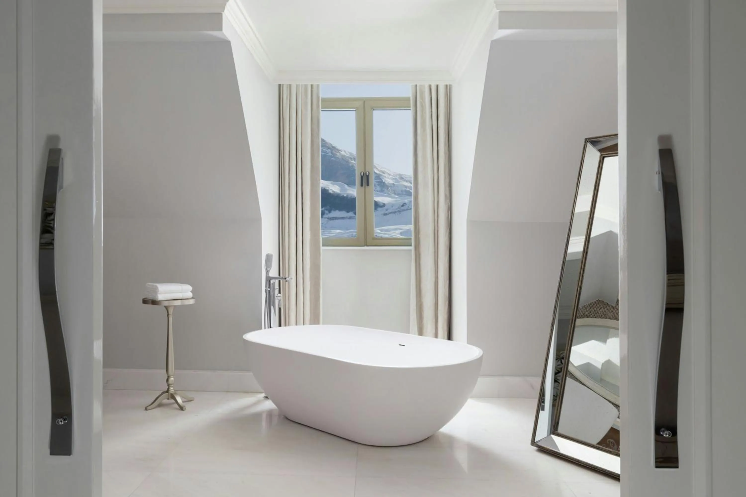 Photo of the whole room in Pik Palace, Shahdag, Autograph Collection