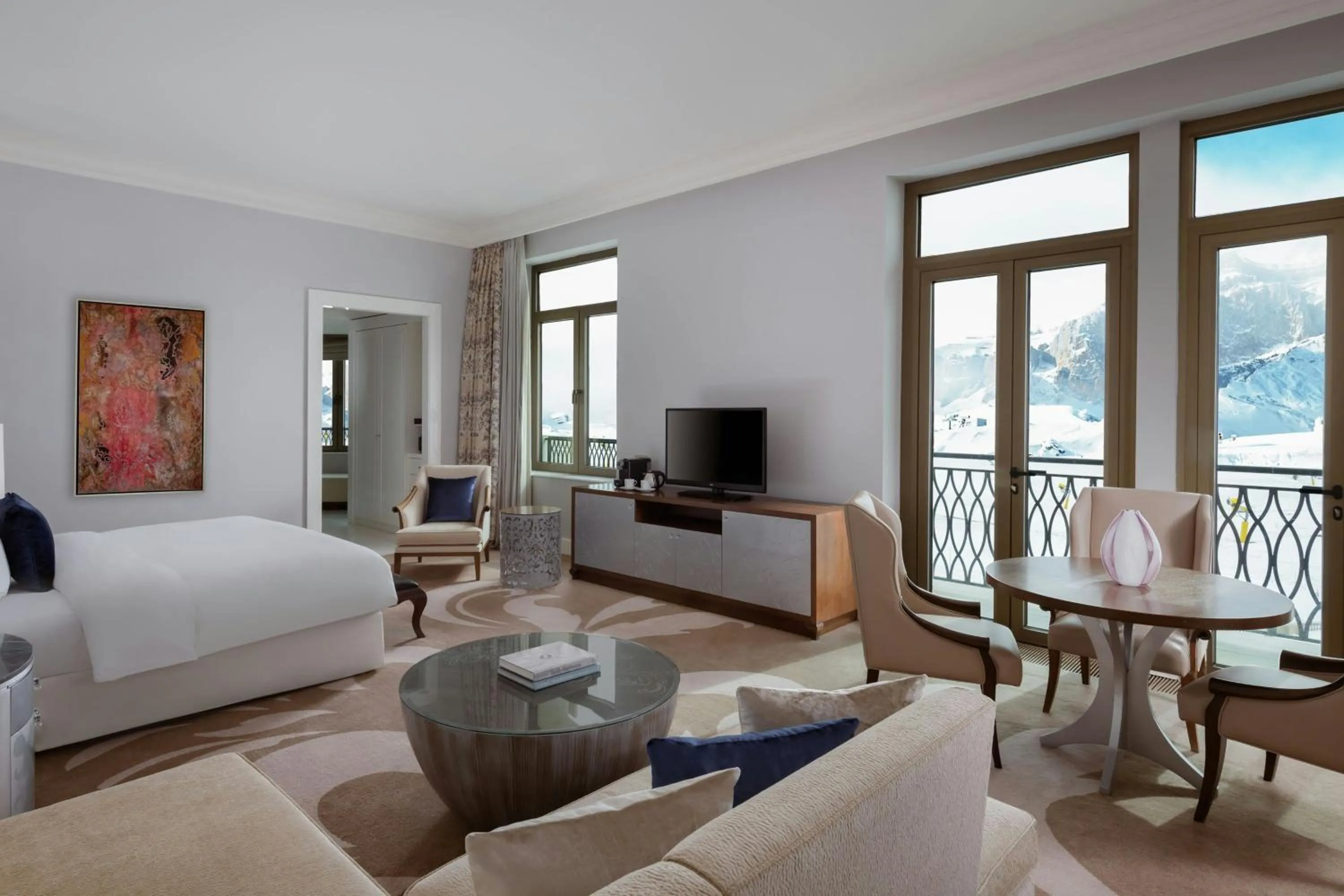 Photo of the whole room, Bed in Pik Palace, Shahdag, Autograph Collection